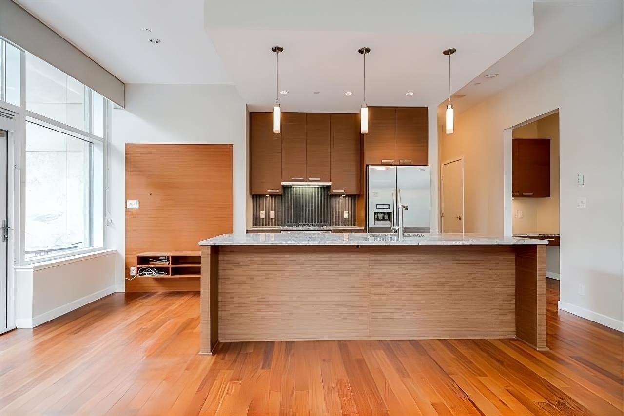 1xx 6188 WILSON AVENUE, R3174410, BC,