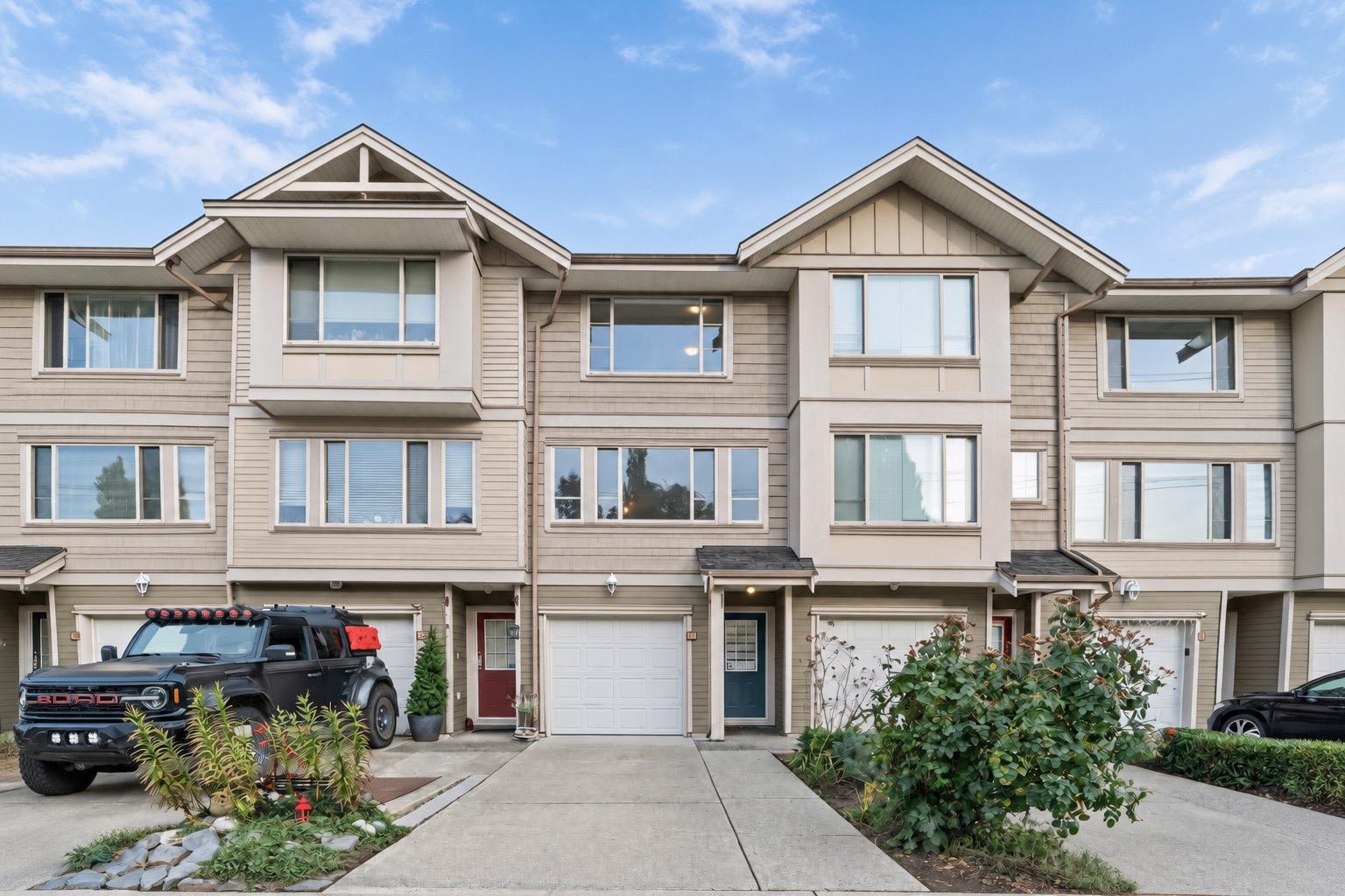 13 5388 201A STREET, R3174501, BC,