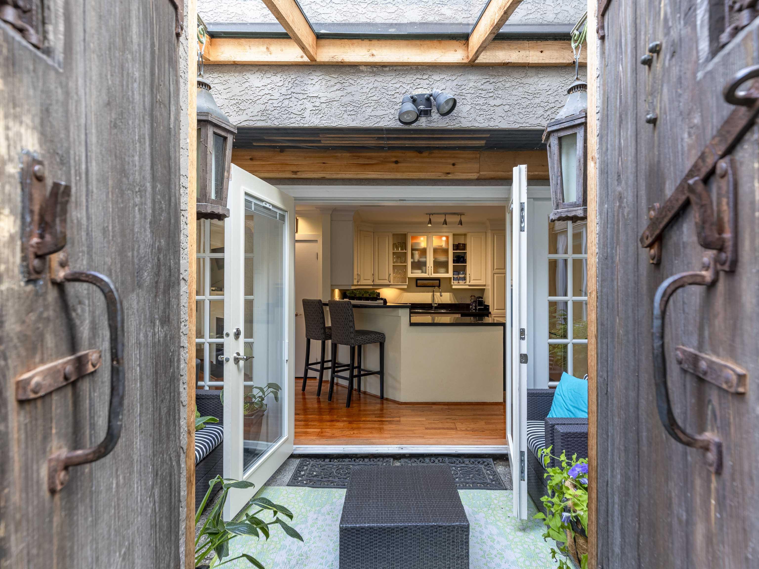 101 2535 YORK AVENUE, R3174705, BC,