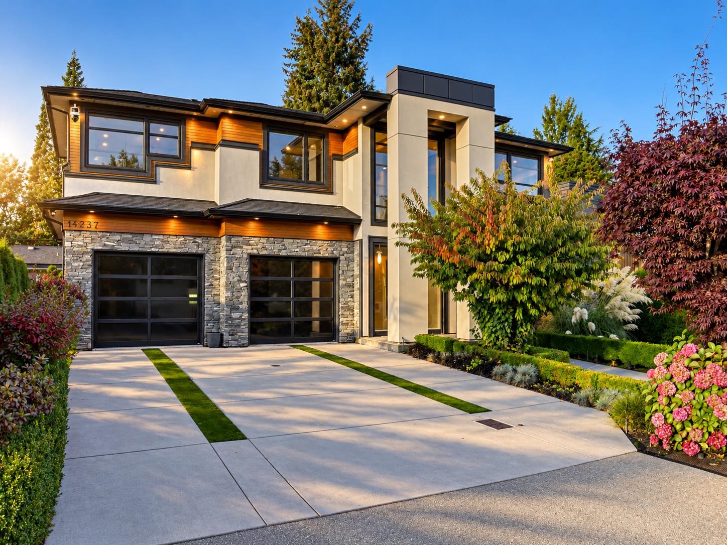 14237 VINE AVENUE, White Rock BC V4B 2S9, R3174716, BC,