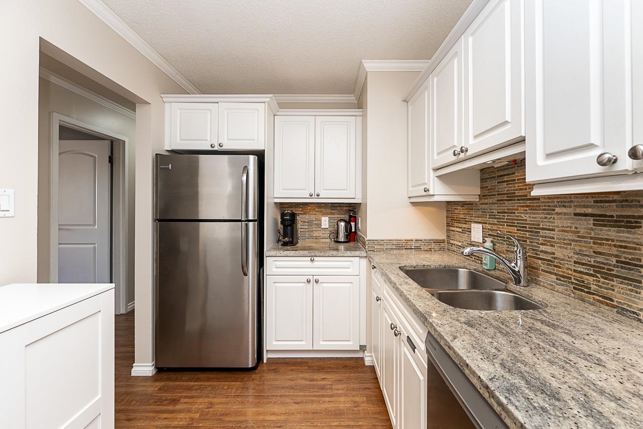 301 327 NINTH STREET, R3174881, BC,