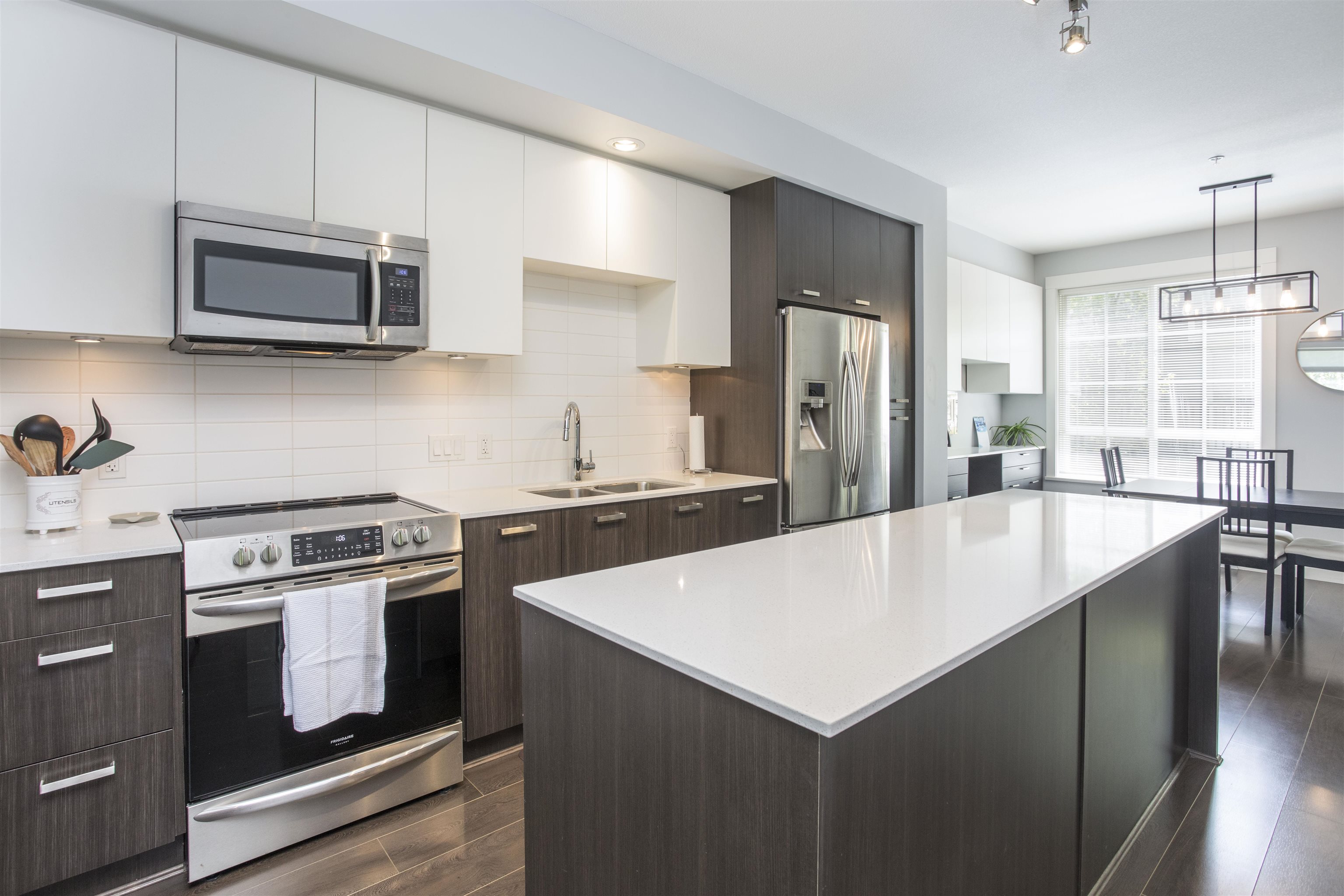 103 2428 NILE GATE, R3174899, BC,