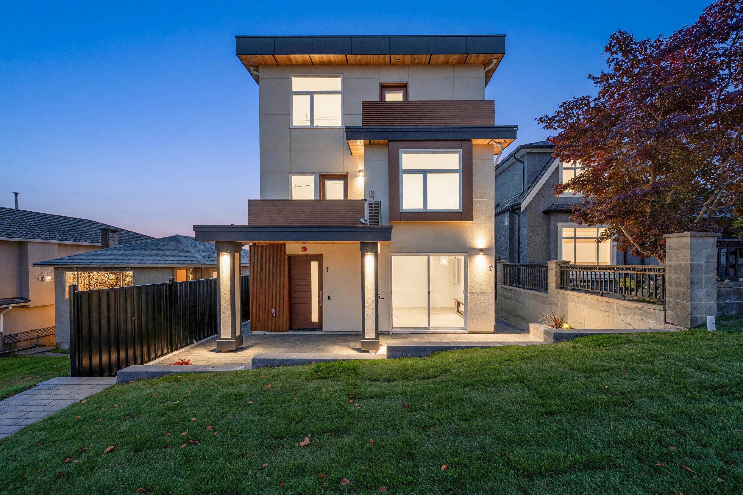 1 3034 5TH AVENUE, R3175133, BC,