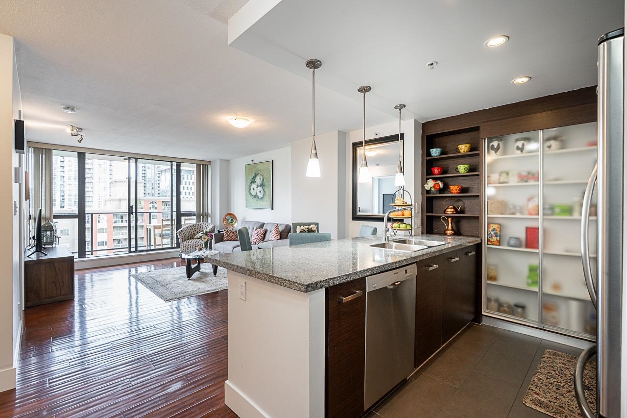 1203 2959 GLEN DRIVE, R3175259, BC,