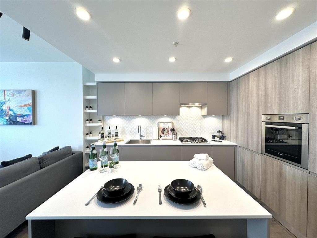 2511 3833 EVERGREEN PLACE, R3175535, BC,