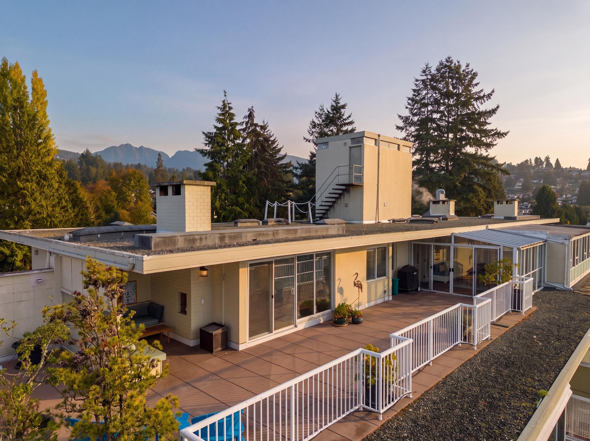 MLS® listing #R3175659 for sale located at 701 1425 ESQUIMALT AVENUE