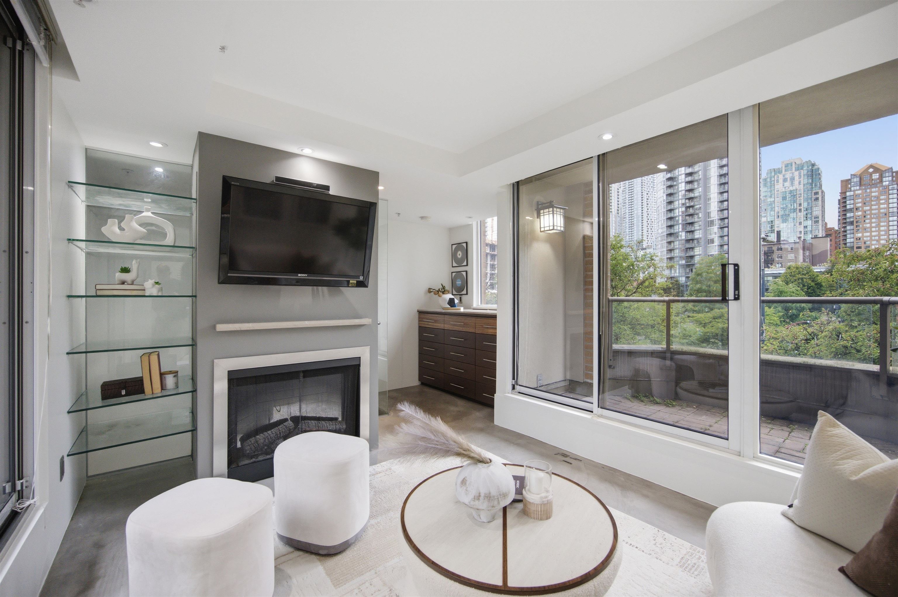 1182 RICHARDS STREET, Vancouver BC V6B 3E6, R3175731, BC,