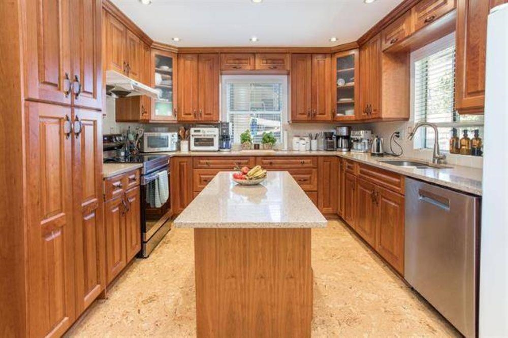 2945 W 12 AVENUE, Vancouver BC V6K 2R2, R3175848, BC,
