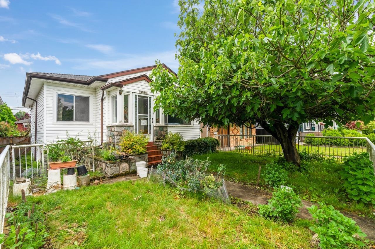 2566 VENABLES STREET, Vancouver BC V5K 2R1, R3175914, BC,