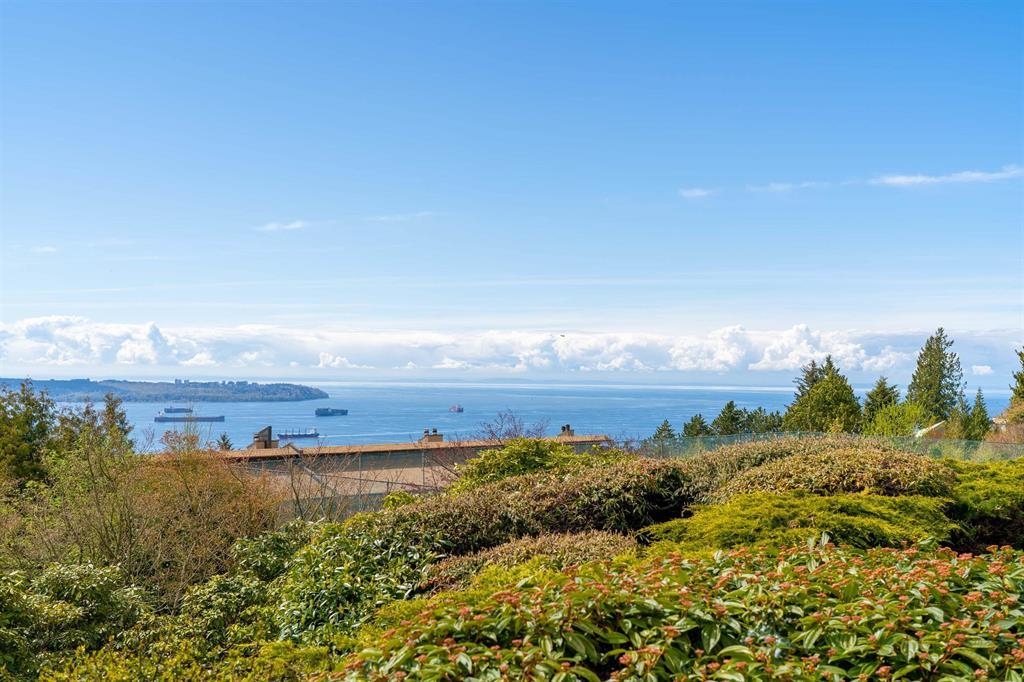 14 2246 FOLKESTONE WAY, R3175931, BC,