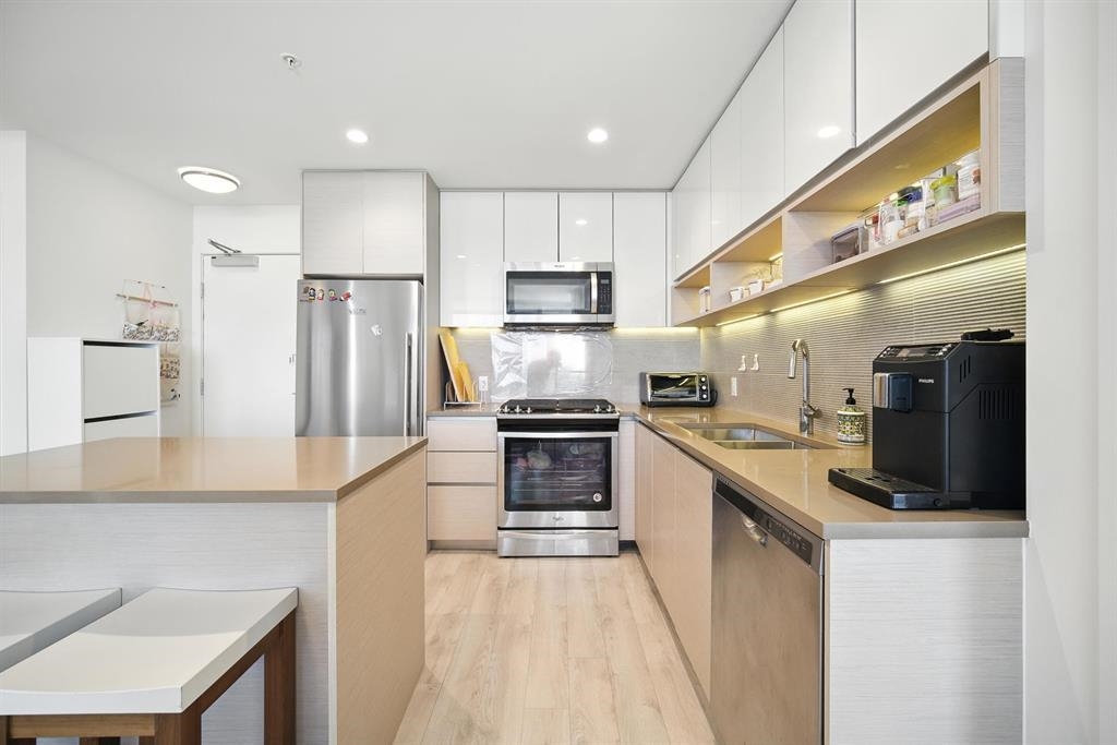 11xx 8850 UNIVERSITY CRESCENT, R3176015, BC,
