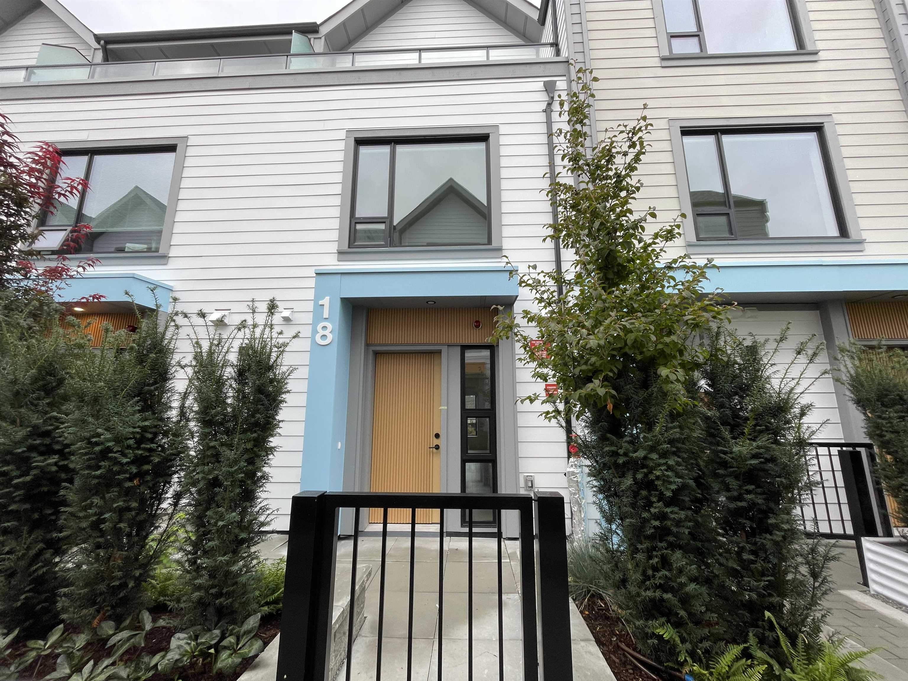 TH18 8899 SPIRES ROAD, R3176170, BC,