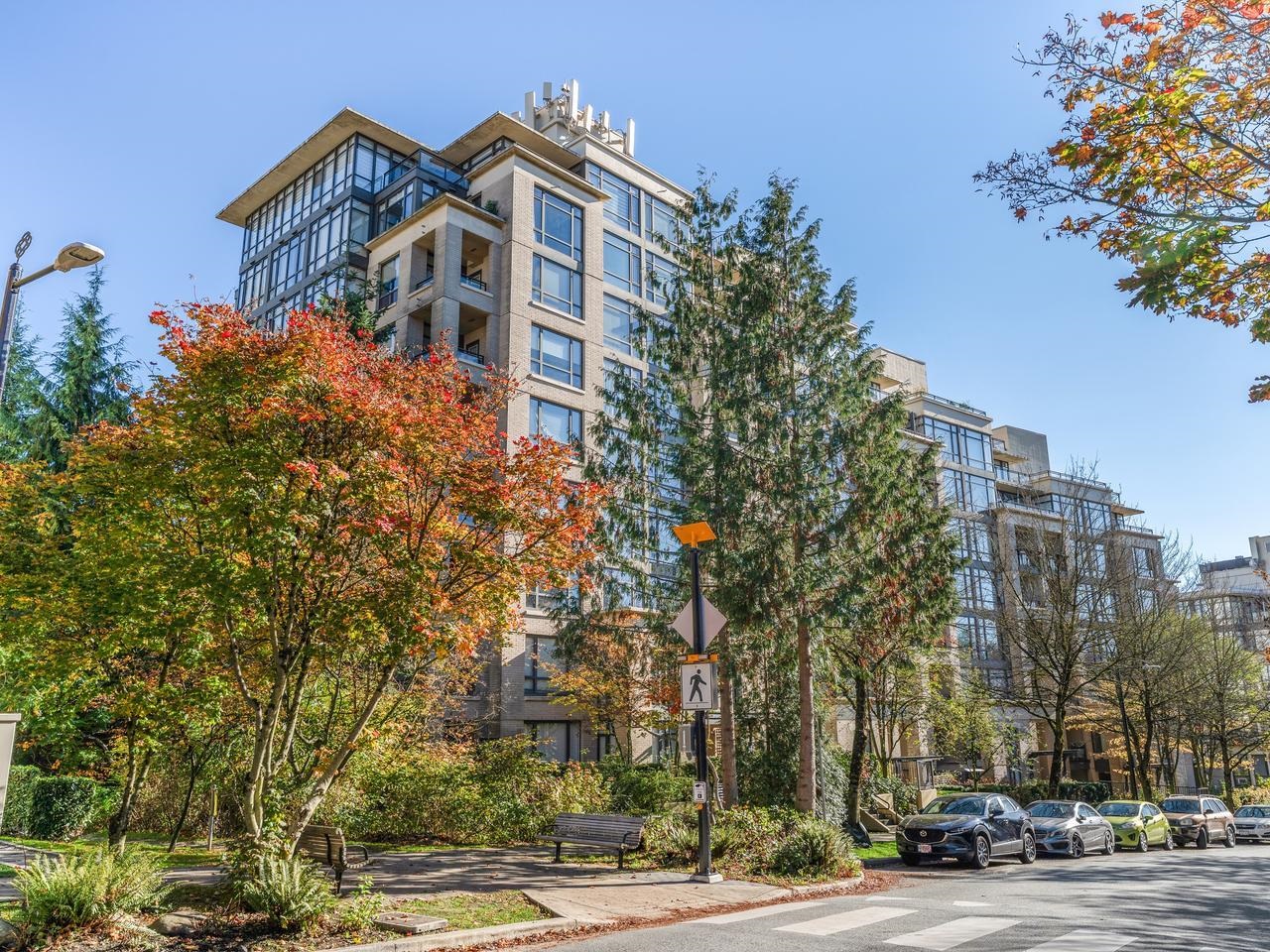 401 9300 UNIVERSITY CRESCENT, R3176288, BC,
