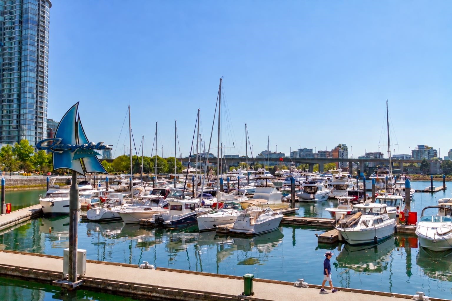 302 1228 MARINASIDE CRESCENT, R3176302, BC,