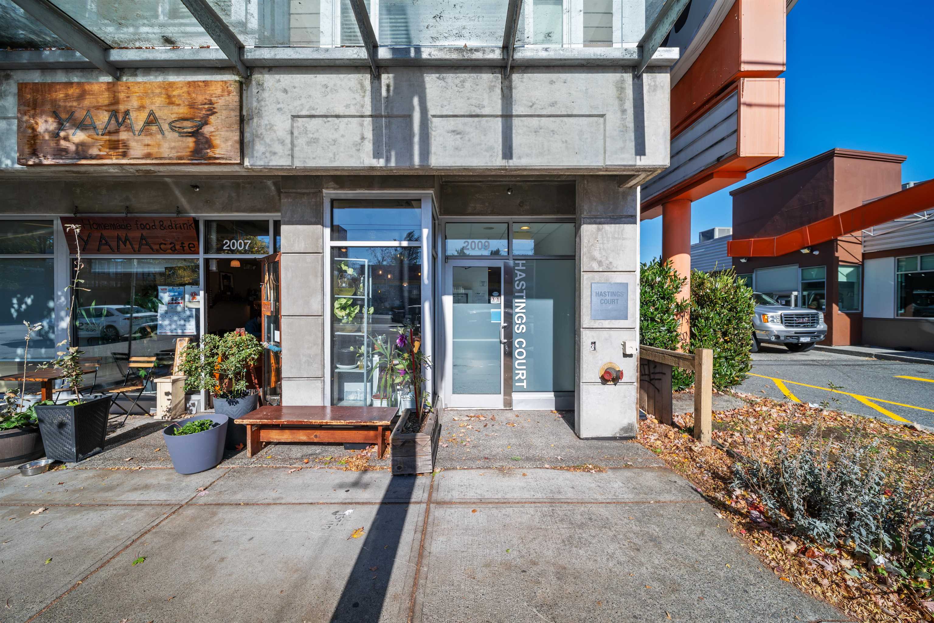 302 2009 HASTINGS STREET, R3176358, BC,