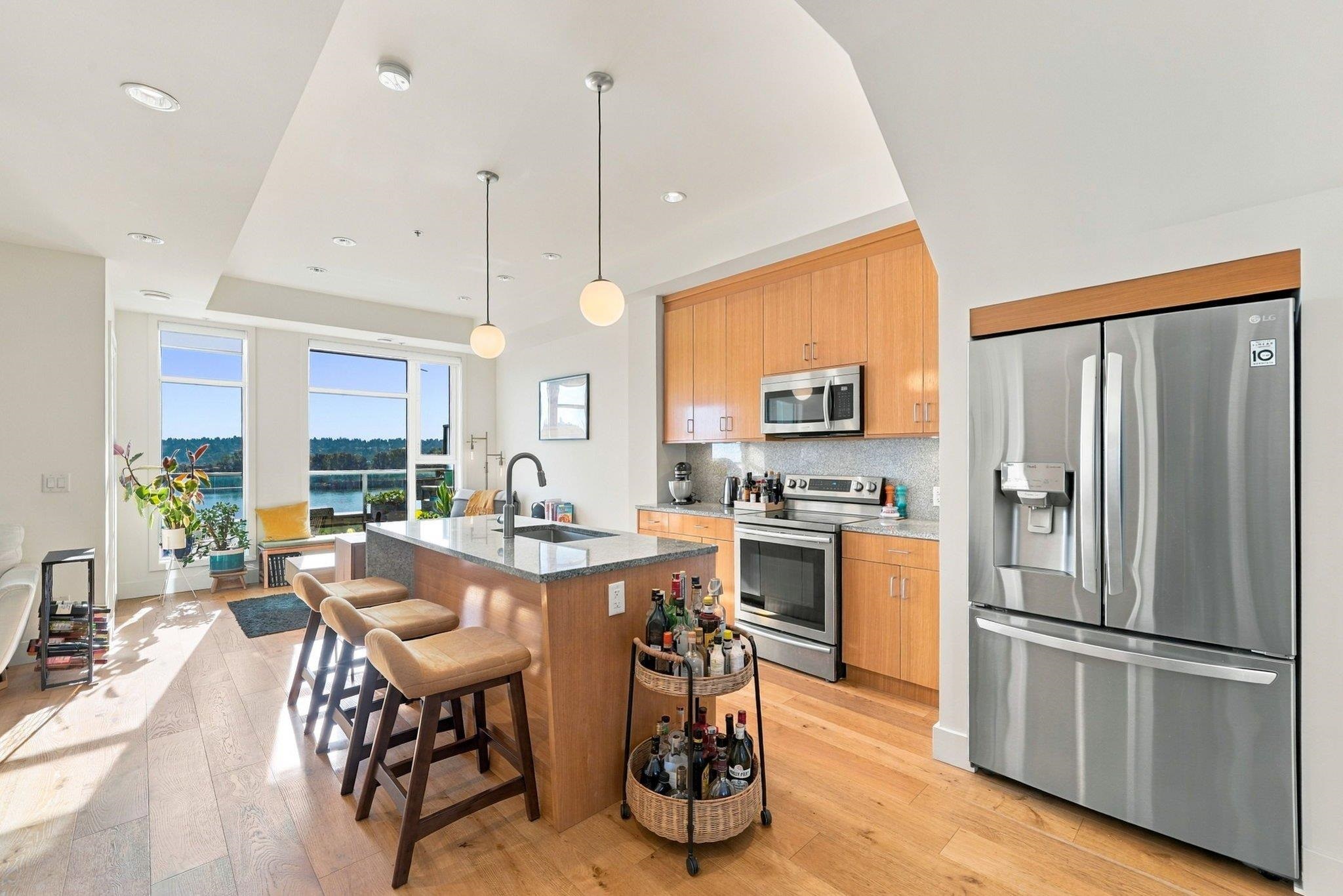 303 250 COLUMBIA STREET, R3177039, BC,