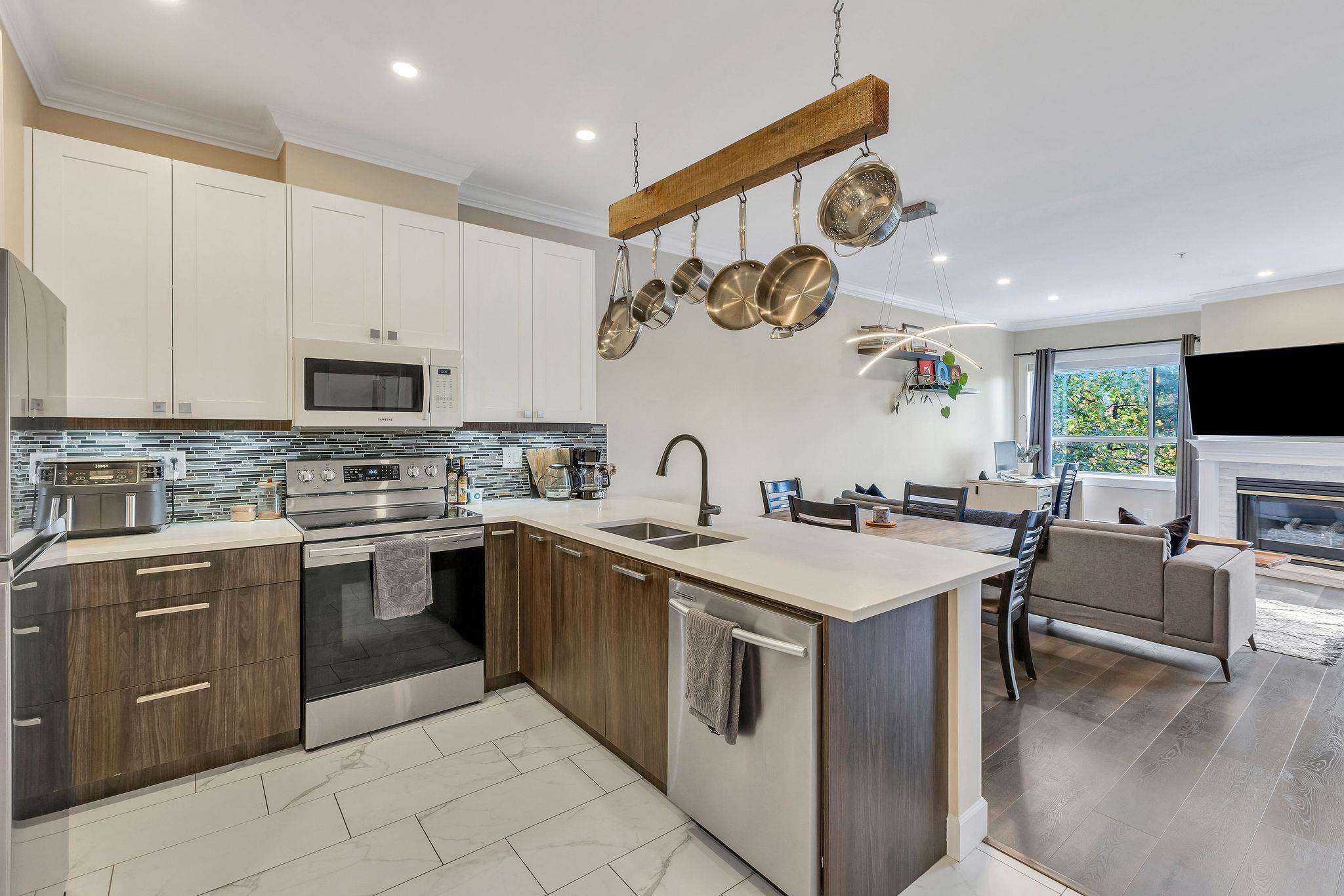 310 2109 ROWLAND STREET, R3177123, BC,