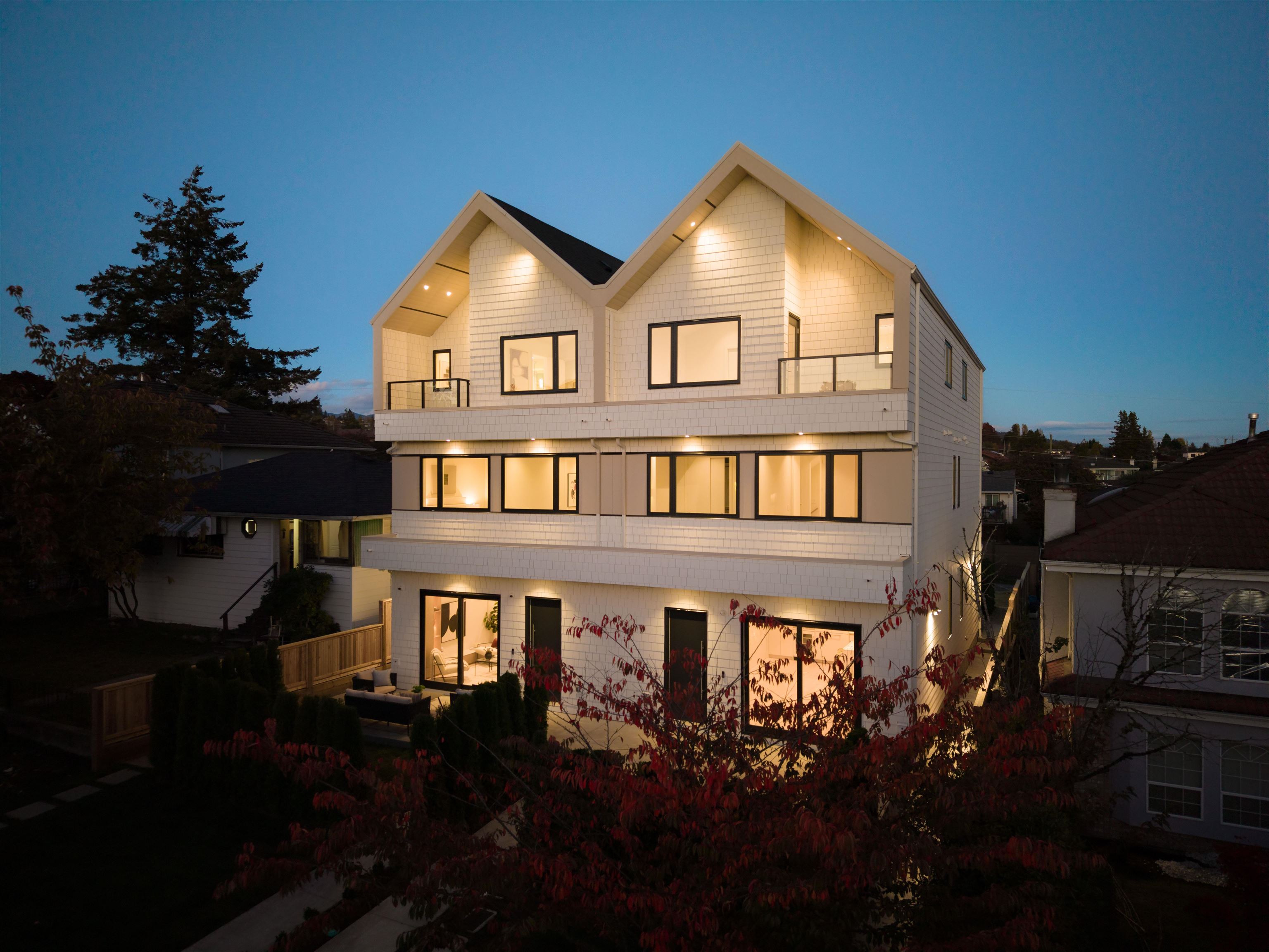 2 1458 ROSSER AVENUE, R3177154, BC,