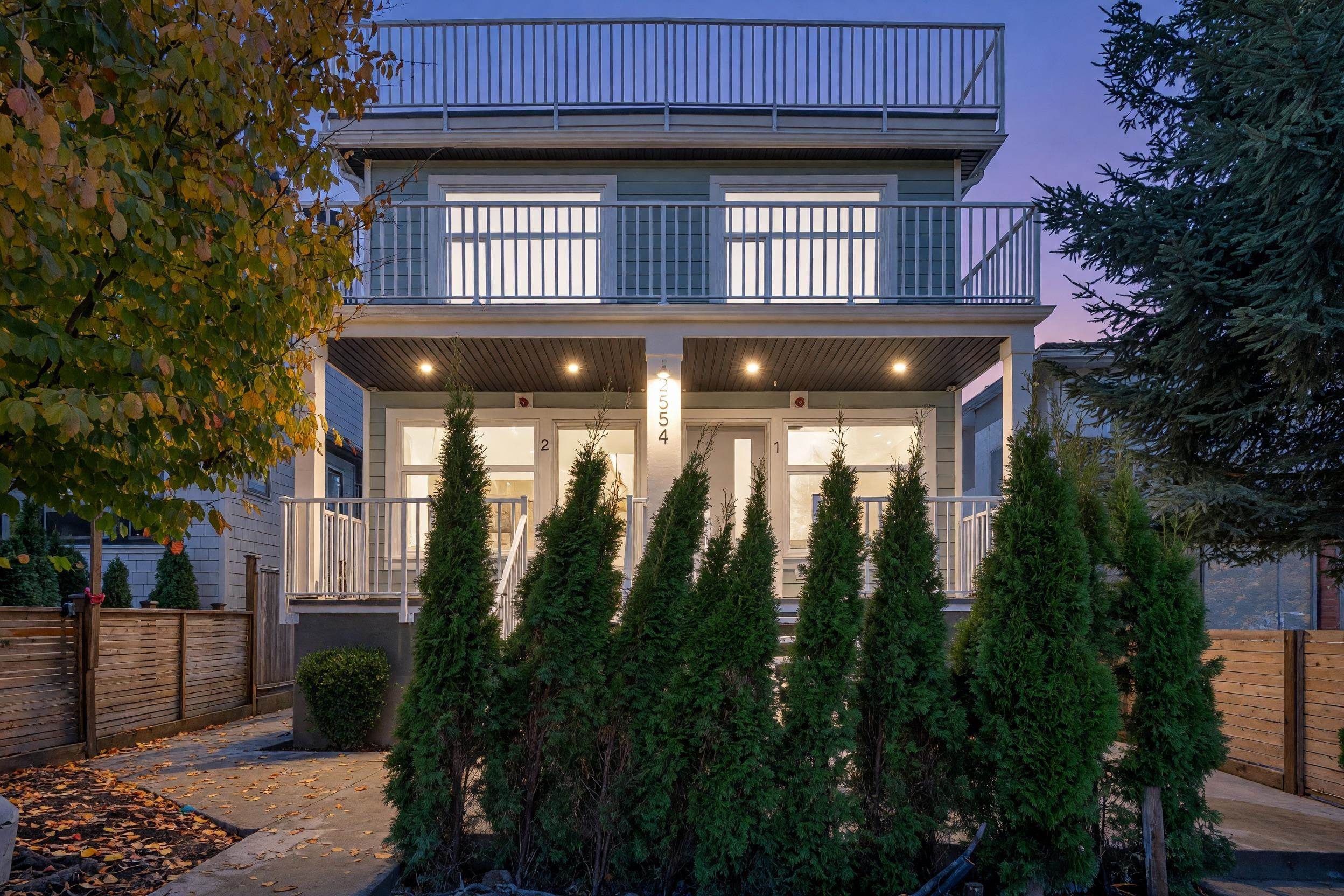 1 2554 DUNDAS STREET, R3177168, BC,