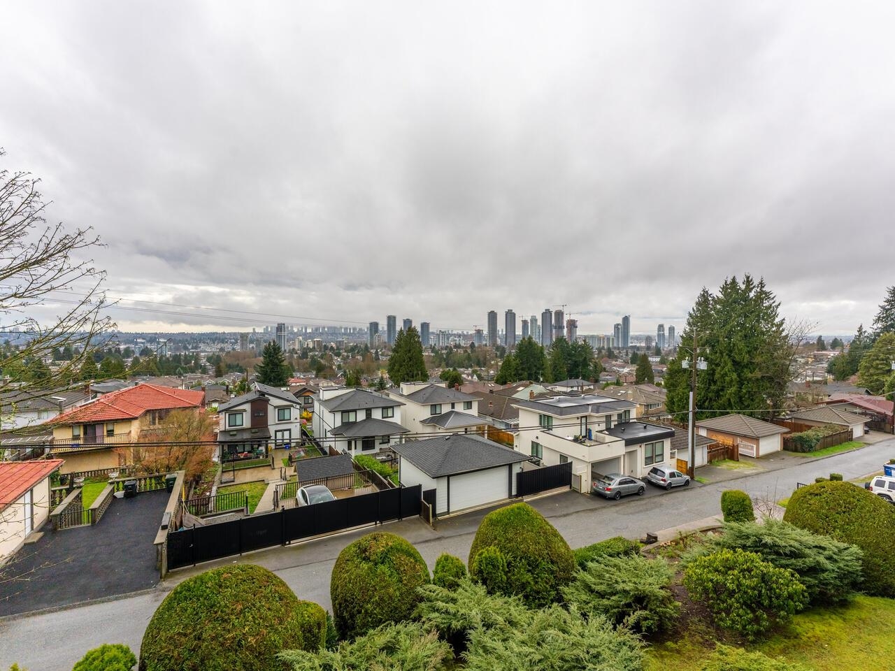 307 5340 HASTINGS STREET, R3177174, BC,