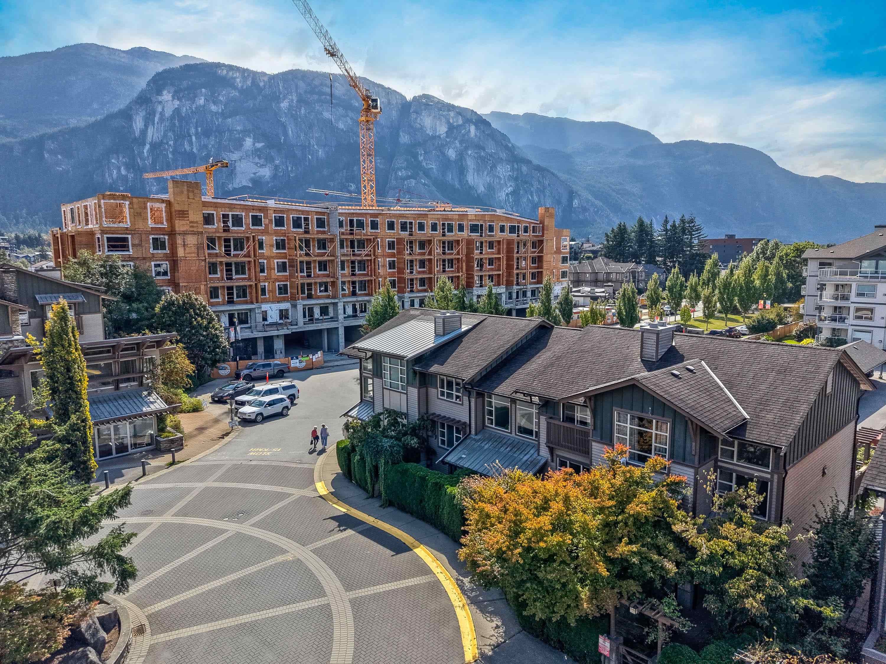 MLS® listing #R3177202 for sale located at 1216 VILLAGE GREEN WAY, Squamish BC V8B 0N5