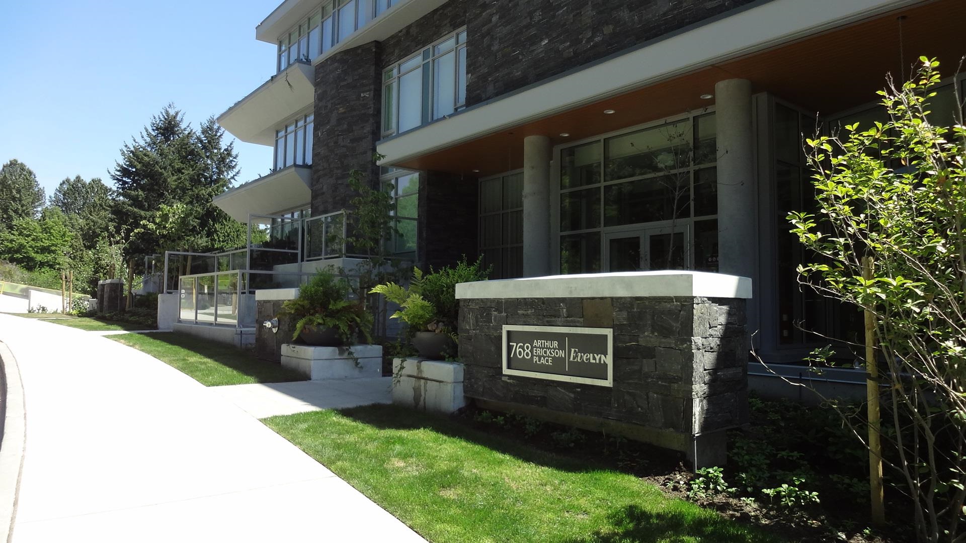 400 768 ARTHUR ERICKSON PLACE, R3177219, BC,