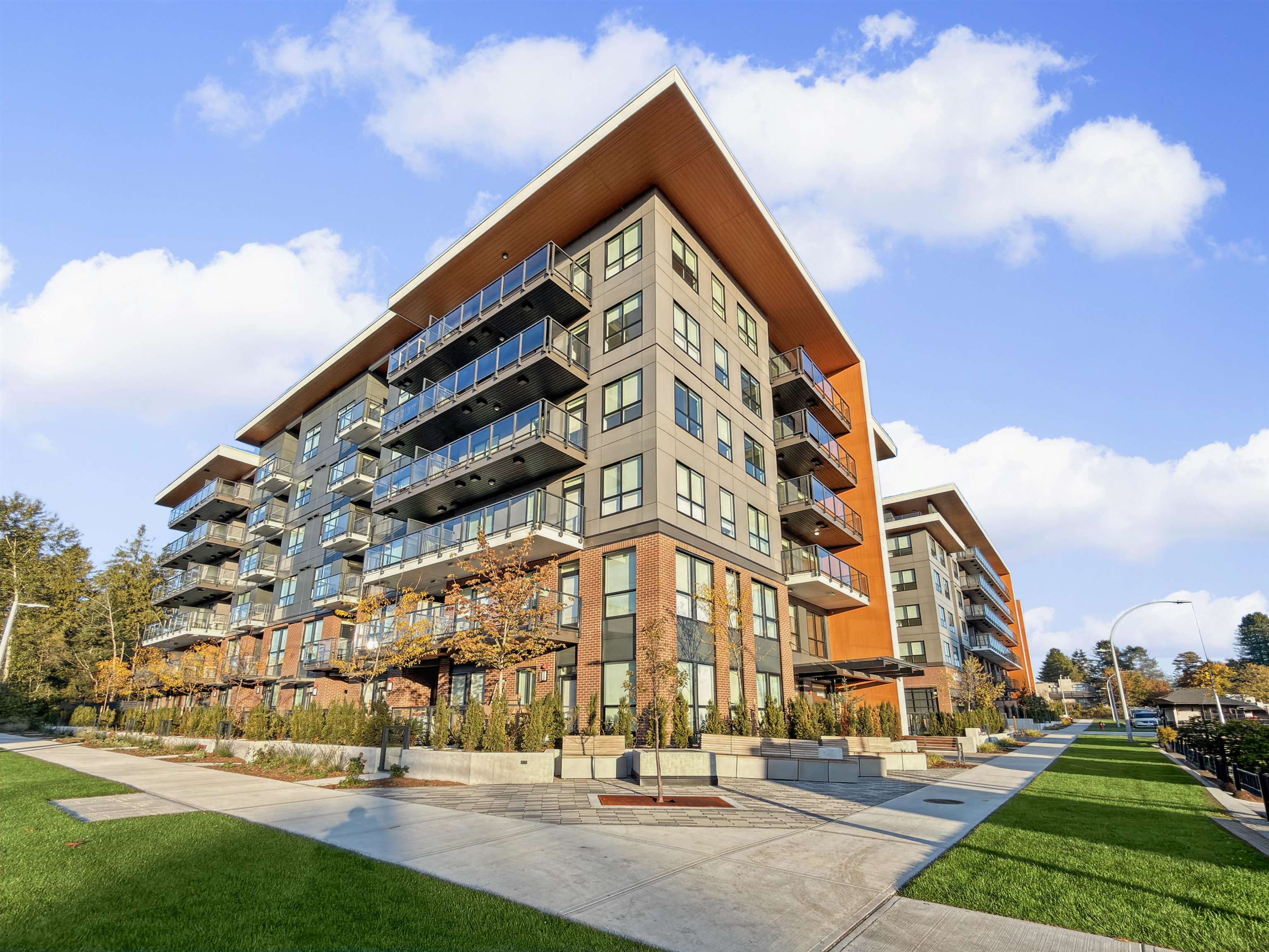 105 10405 147 STREET, R3177295, BC,