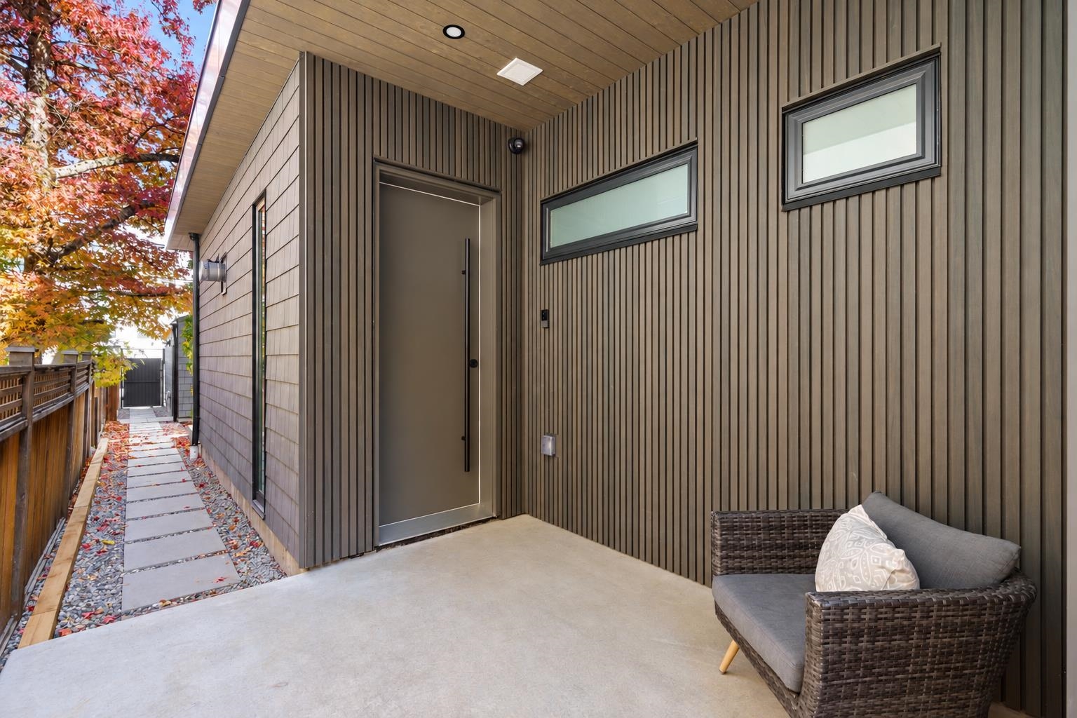 2 3657 11TH AVENUE, R3177336, BC,
