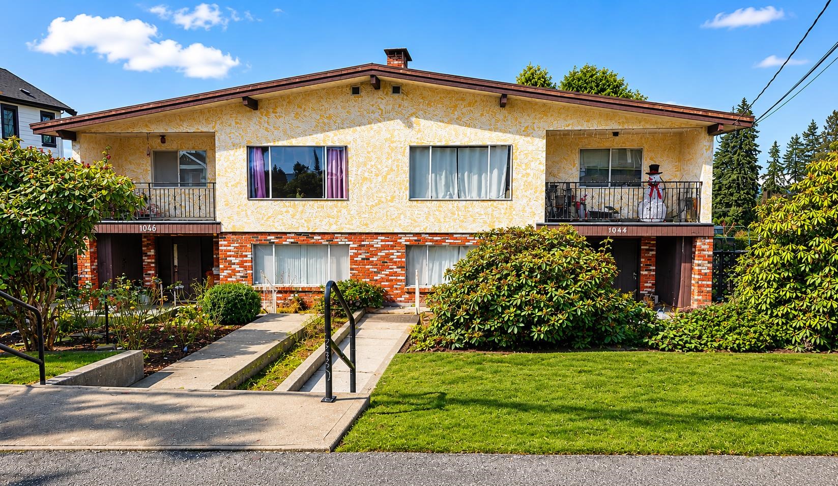 1044-1046 MADORE AVENUE, Coquitlam BC V3K 3B8, R3177392, BC,