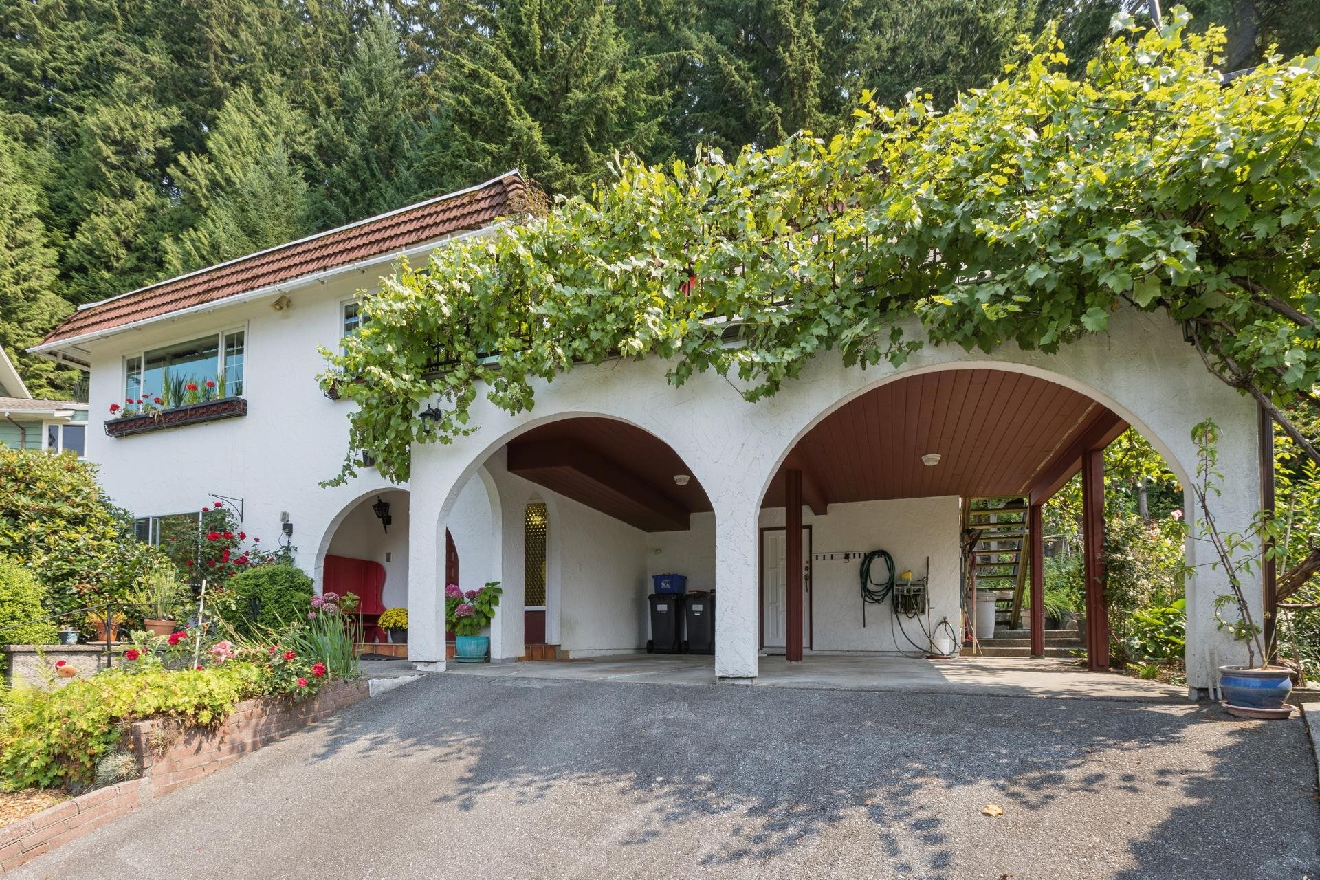 704 MAURELLE COURT, North Vancouver BC V7R 2M1, R3177523, BC,