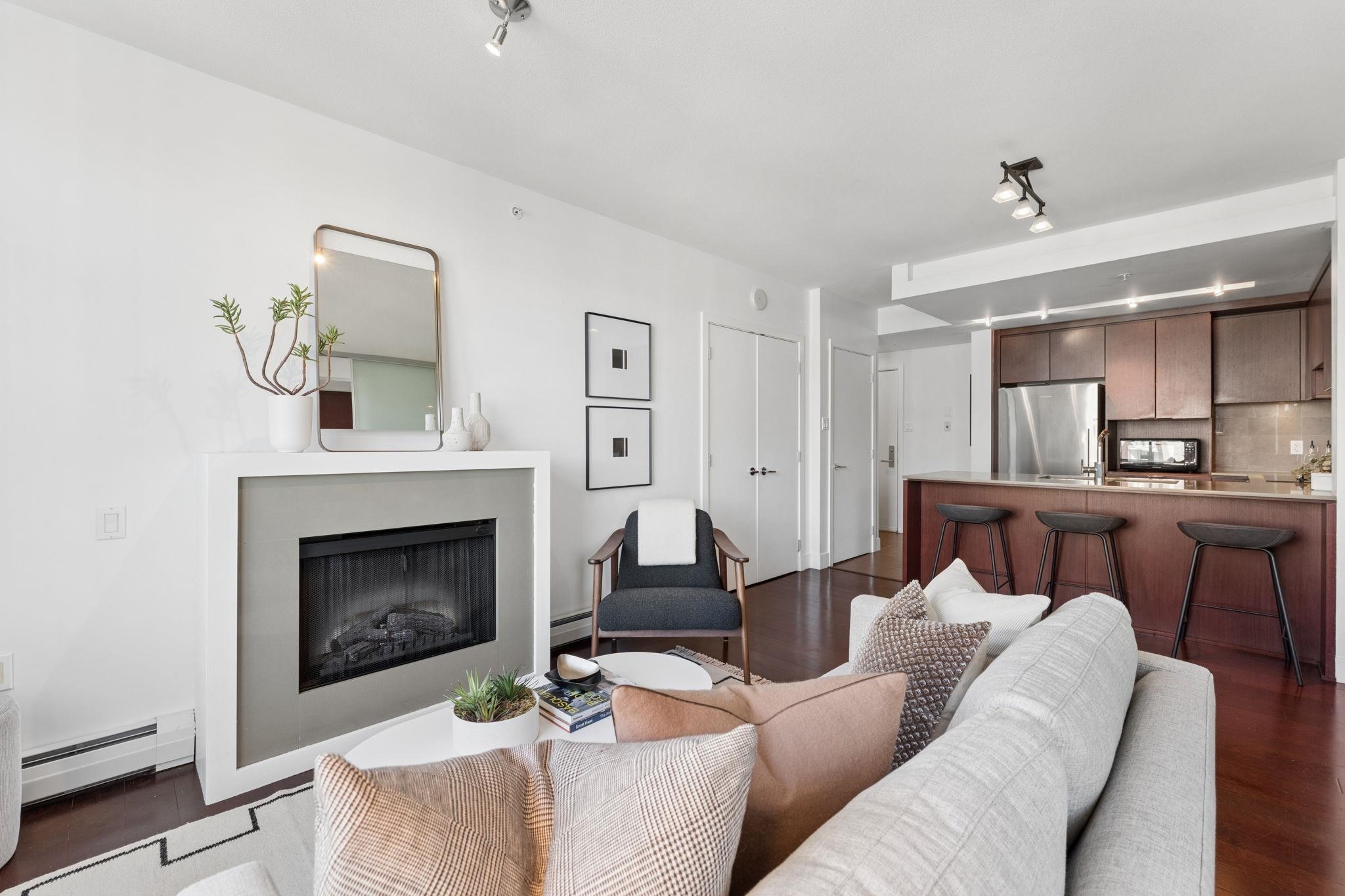 1101 158 13TH STREET, R3177649, BC,