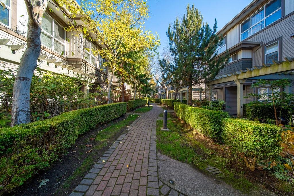 39 15353 100 AVENUE, R3177706, BC,