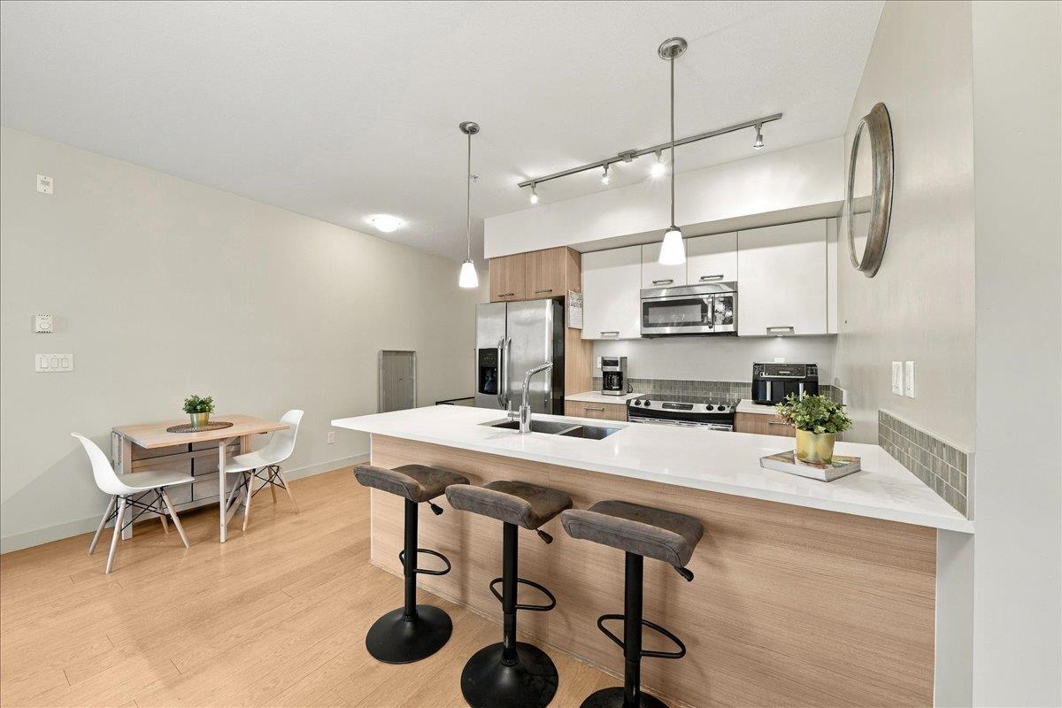 205 2214 KELLY AVENUE, R3177746, BC,