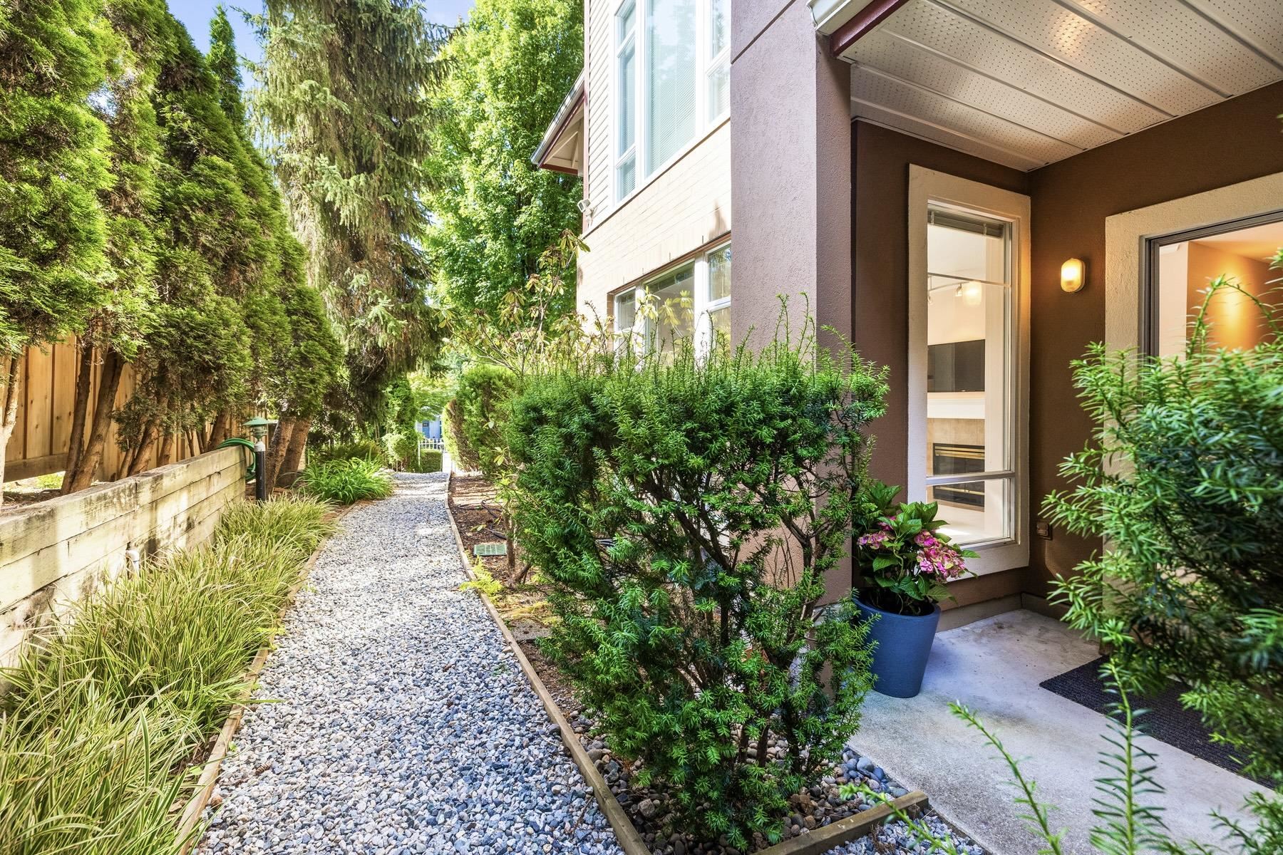 206 678 QUEENS ROAD, R3177748, BC,