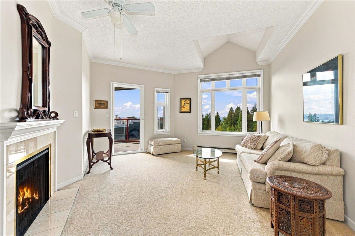 403 121 29TH STREET, R3178045, BC,