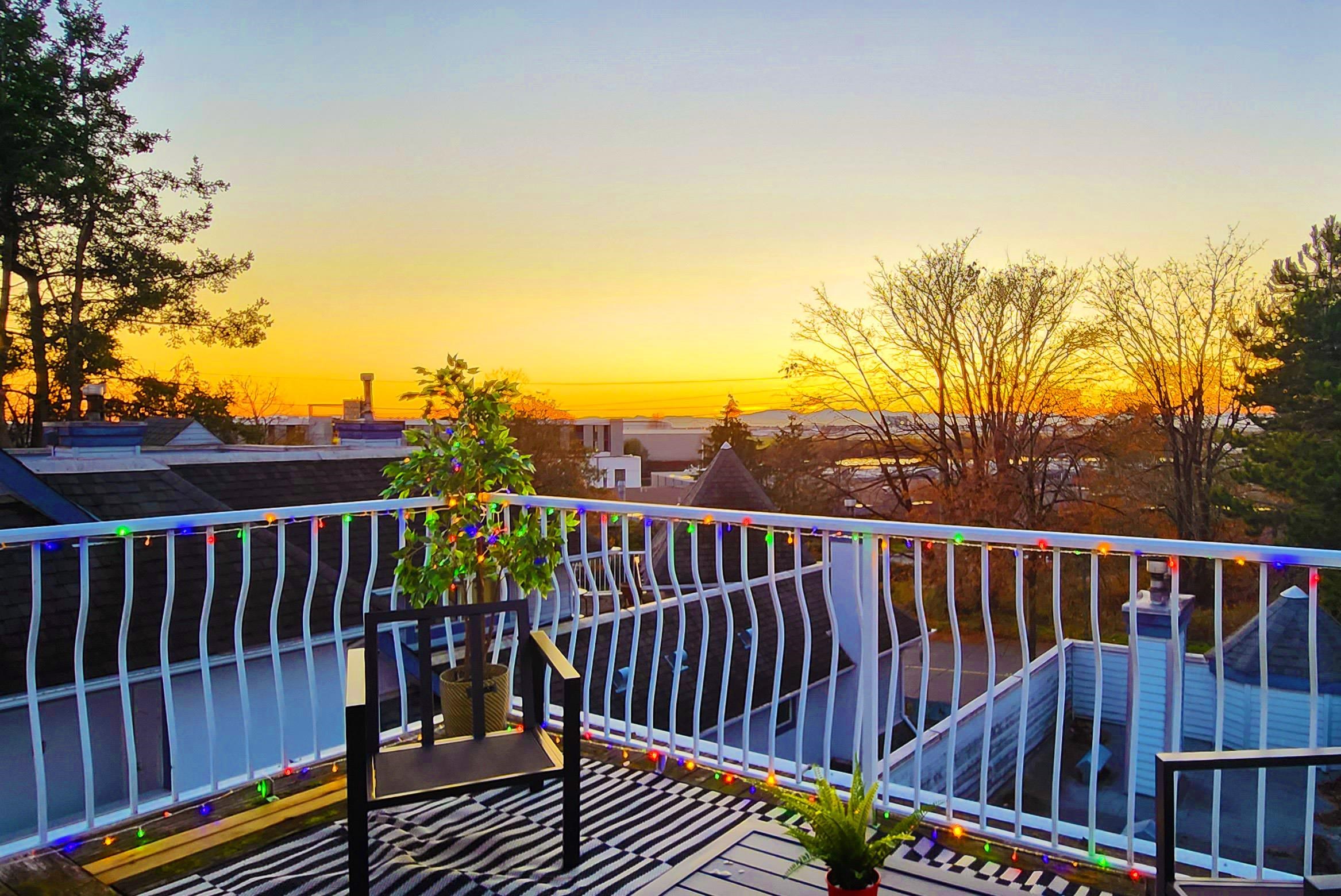 402 8772 MARINE DRIVE, R3178167, BC,