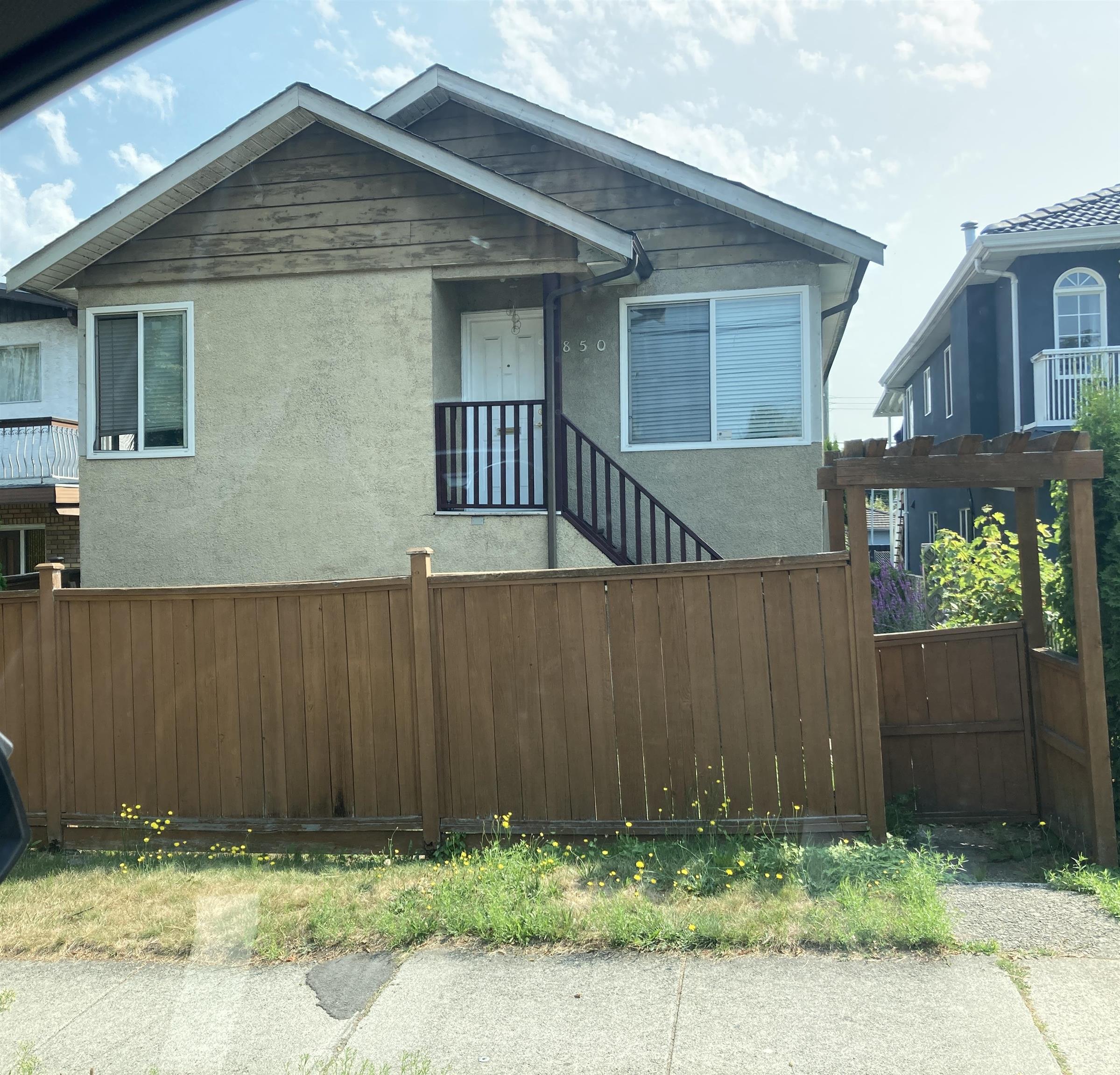 850 NANAIMO STREET, Vancouver BC V5L 4S7, R3178464, BC,