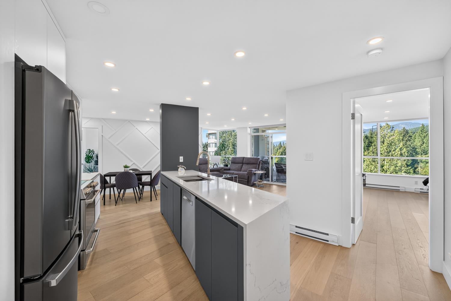 903 995 ROCHE POINT DRIVE, R3178482, BC,
