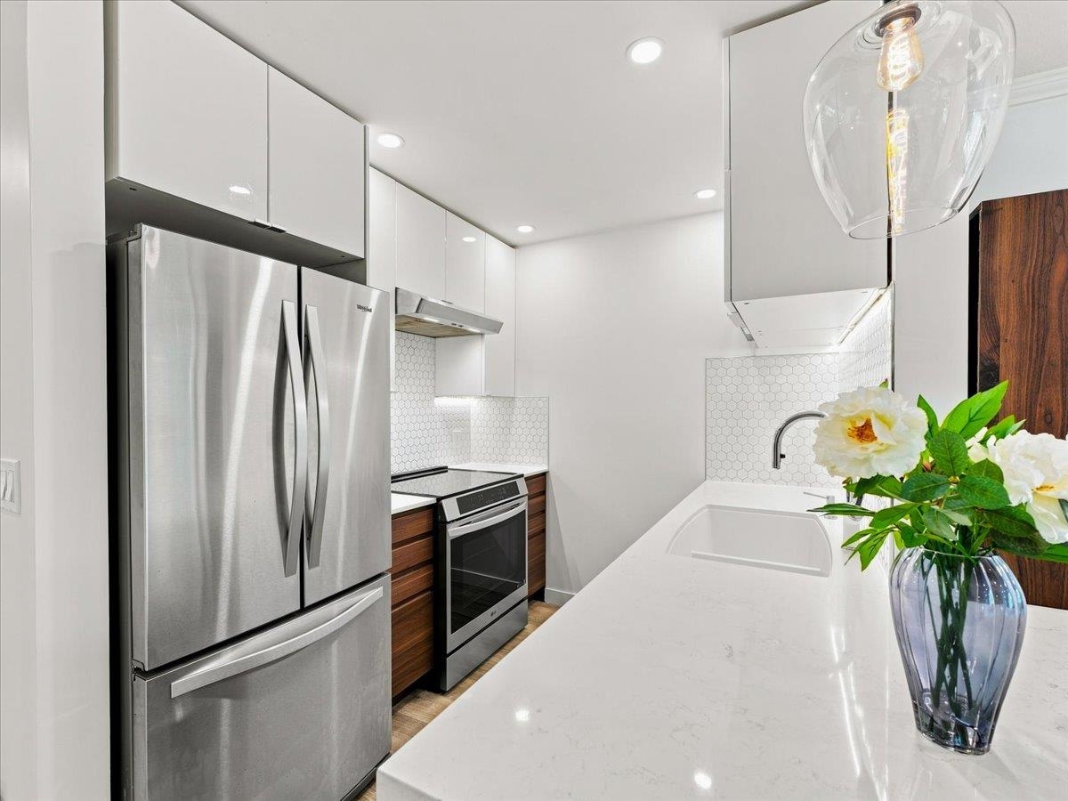 203 1729 GEORGIA STREET, R3178629, BC,