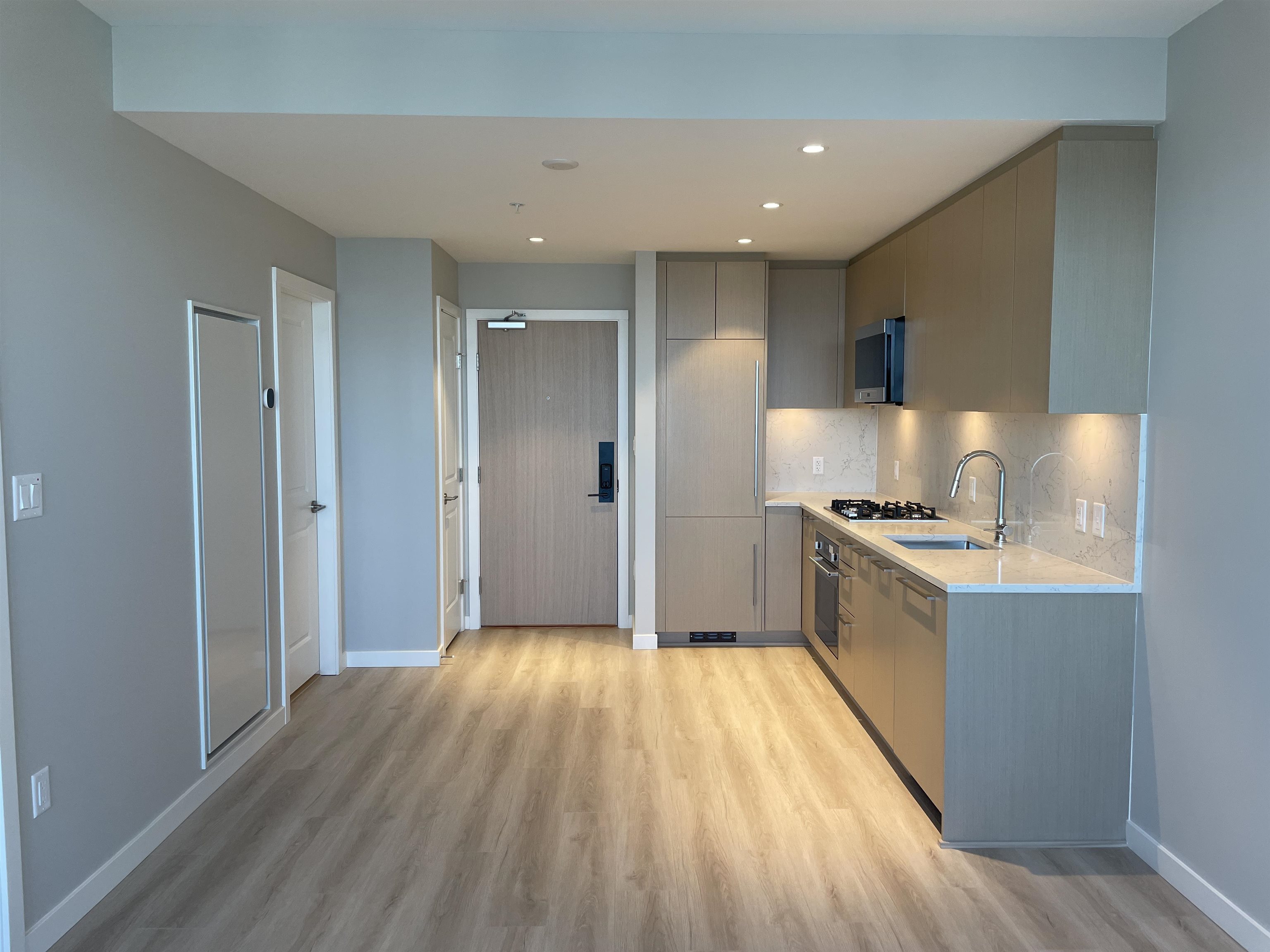 2305 5938 OLIVE AVENUE, R3178847, BC,