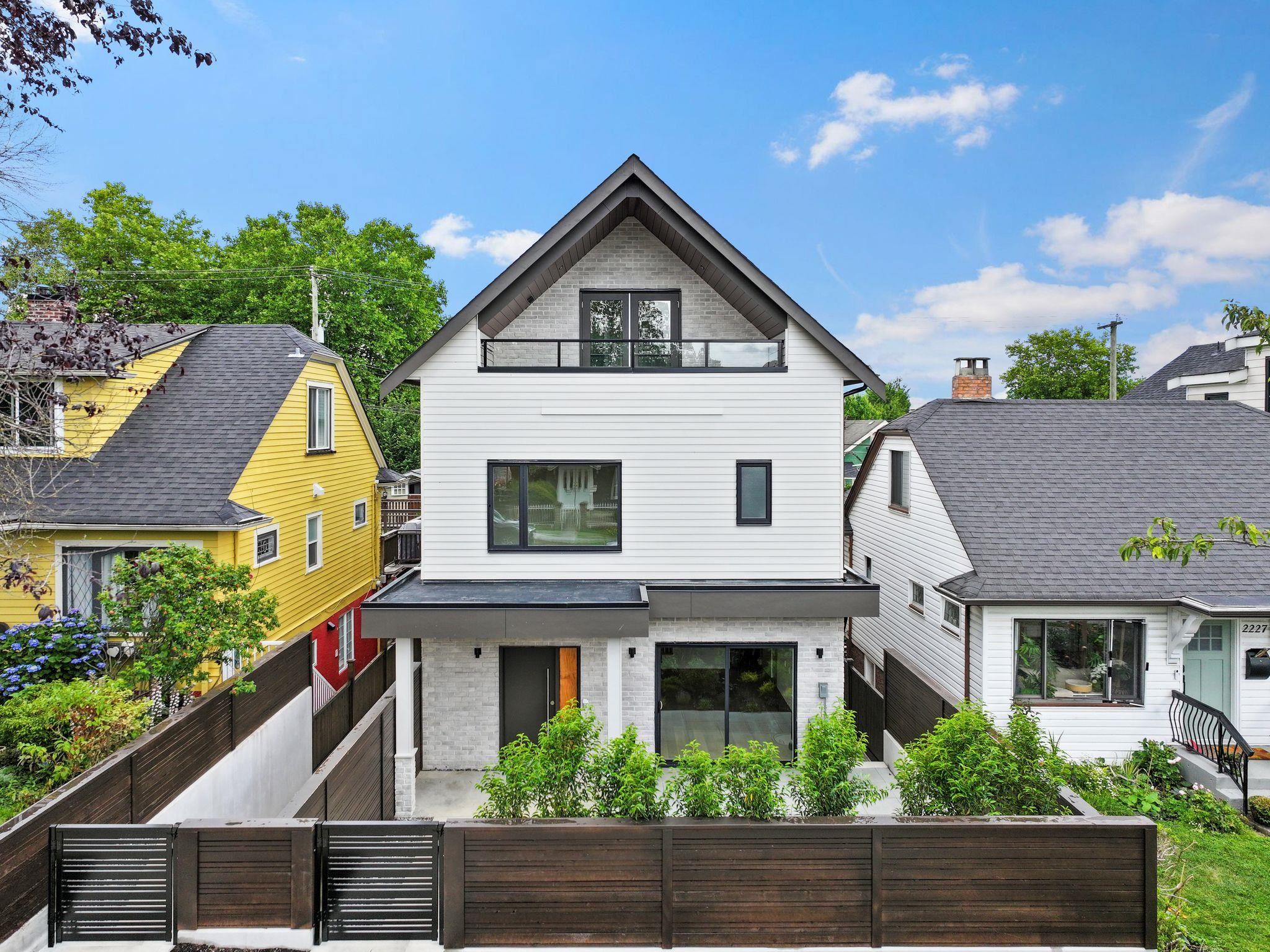 1 2211 WILLIAM STREET, R3178911, BC,