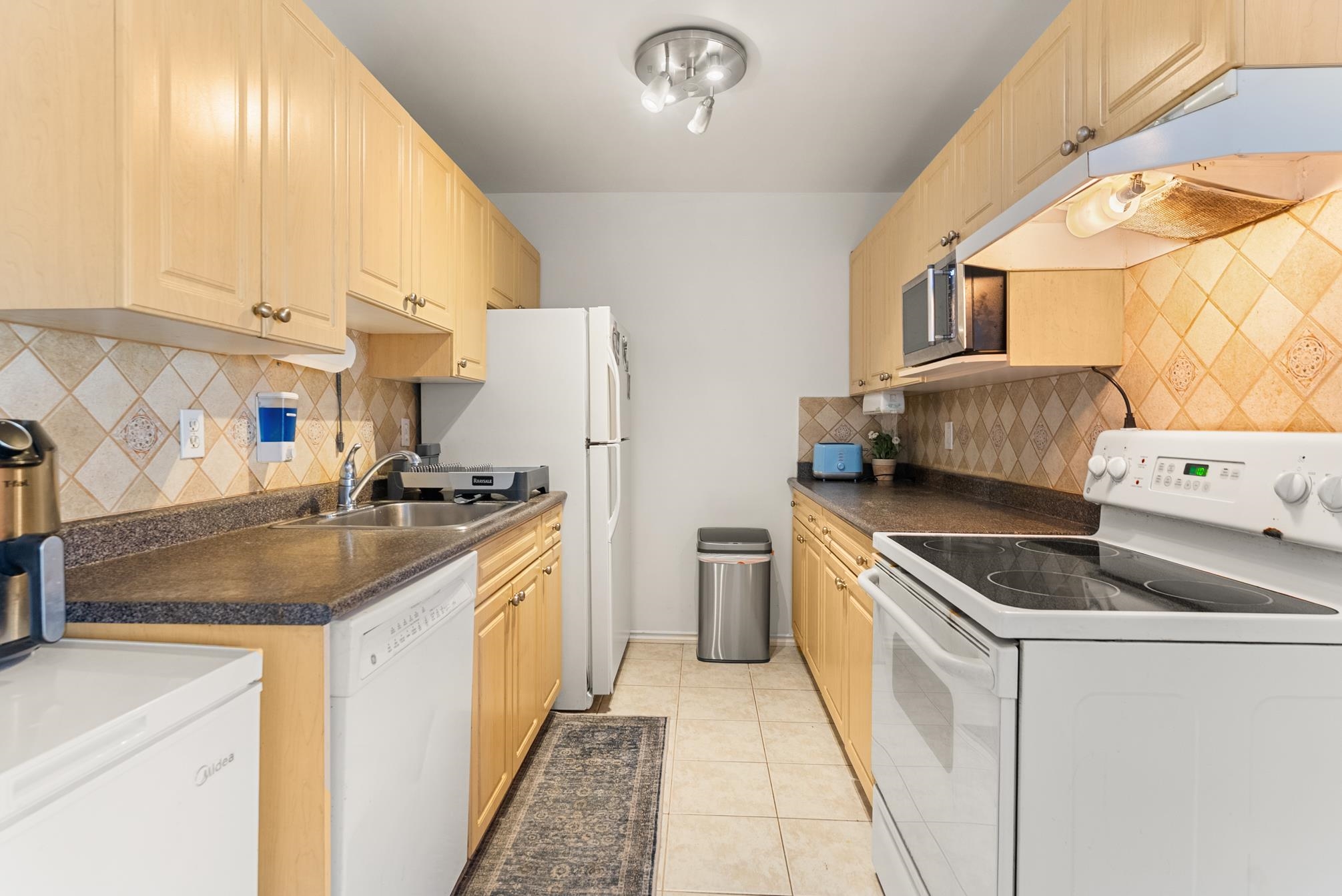 306 7240 LINDSAY ROAD, R3178978, BC,