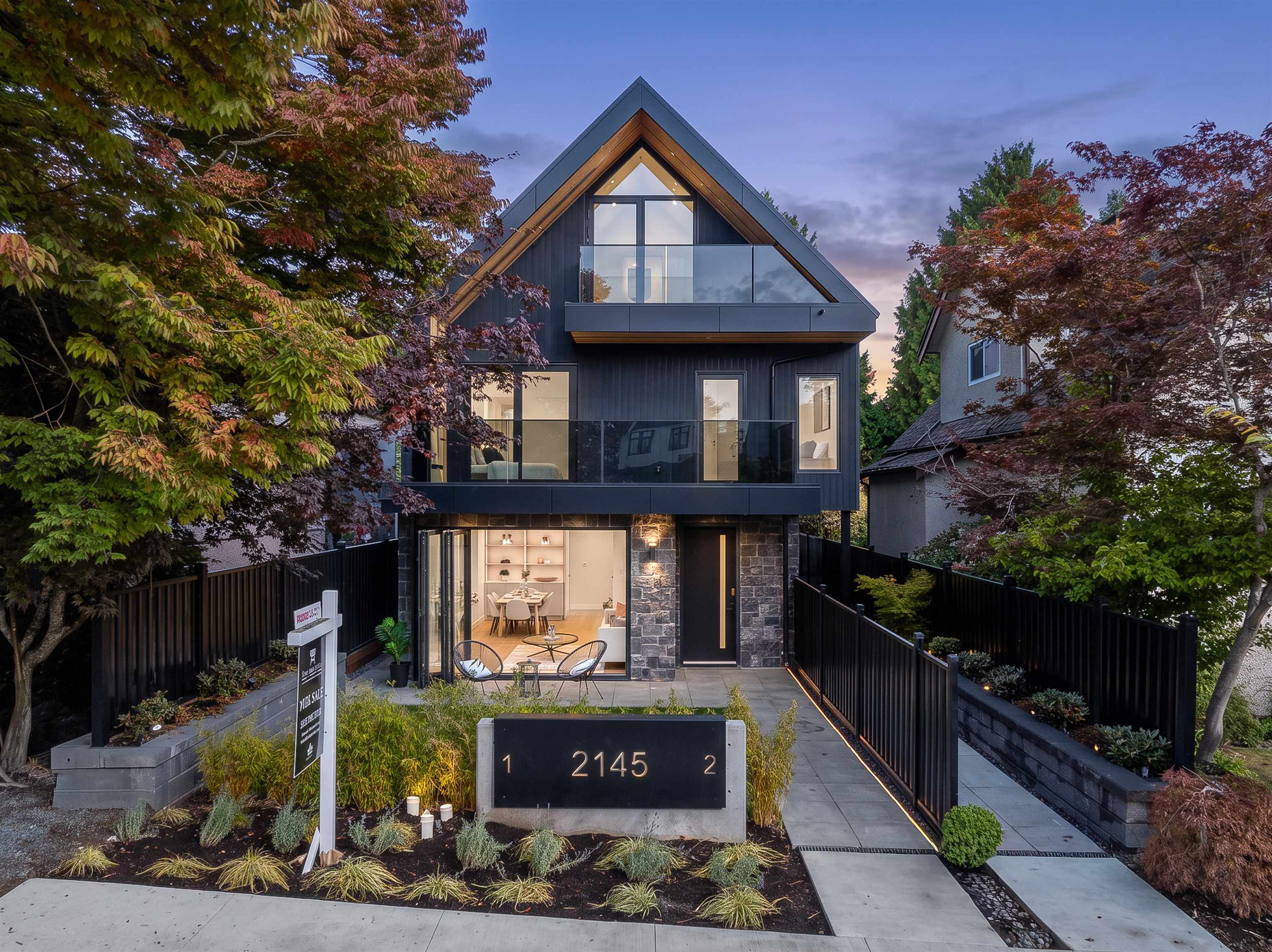 1 2145 NAPIER STREET, R3178982, BC,