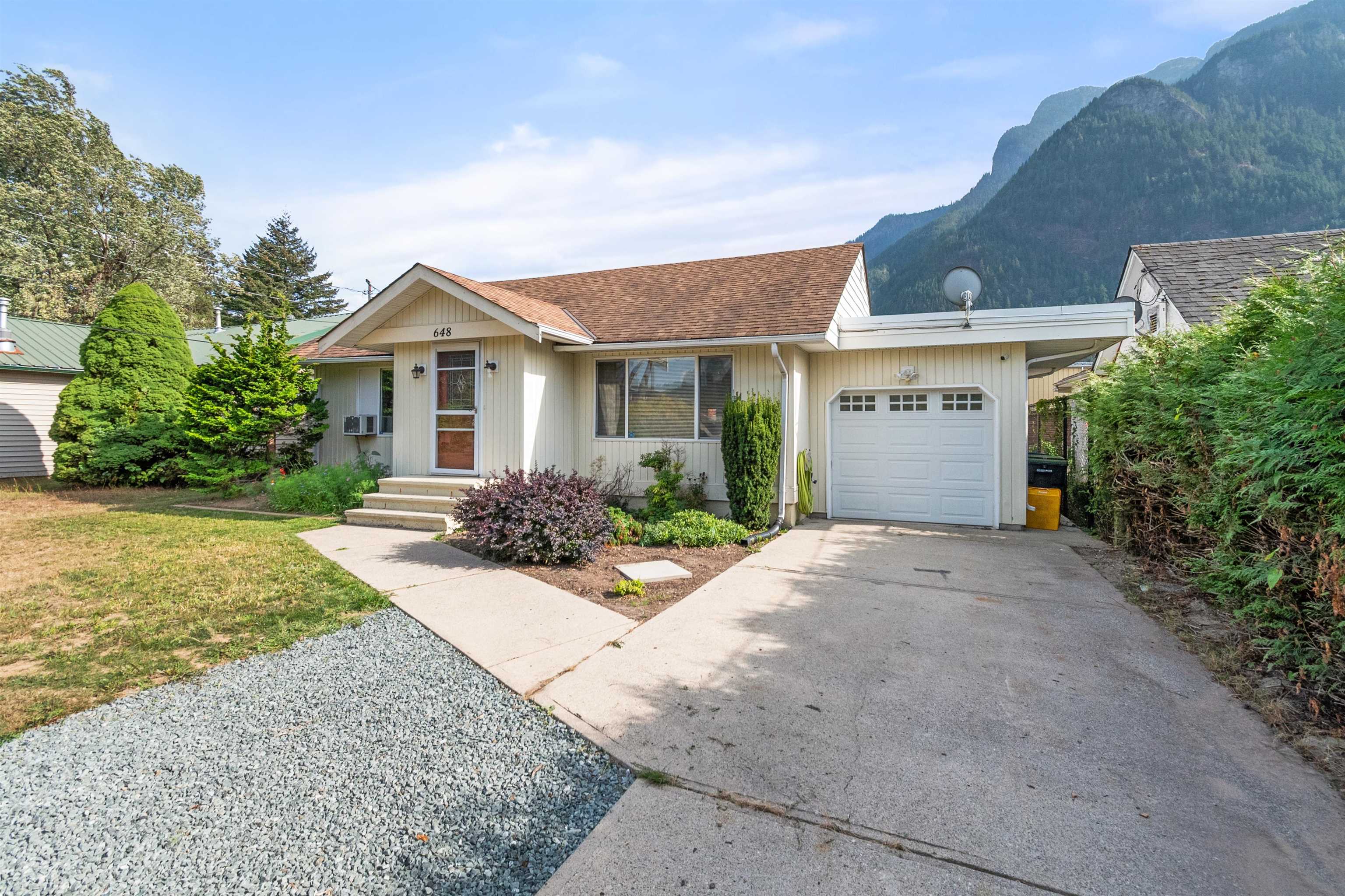 648 HUDSON BAY STREET, Hope BC V0X 1L4, R3179167, BC,