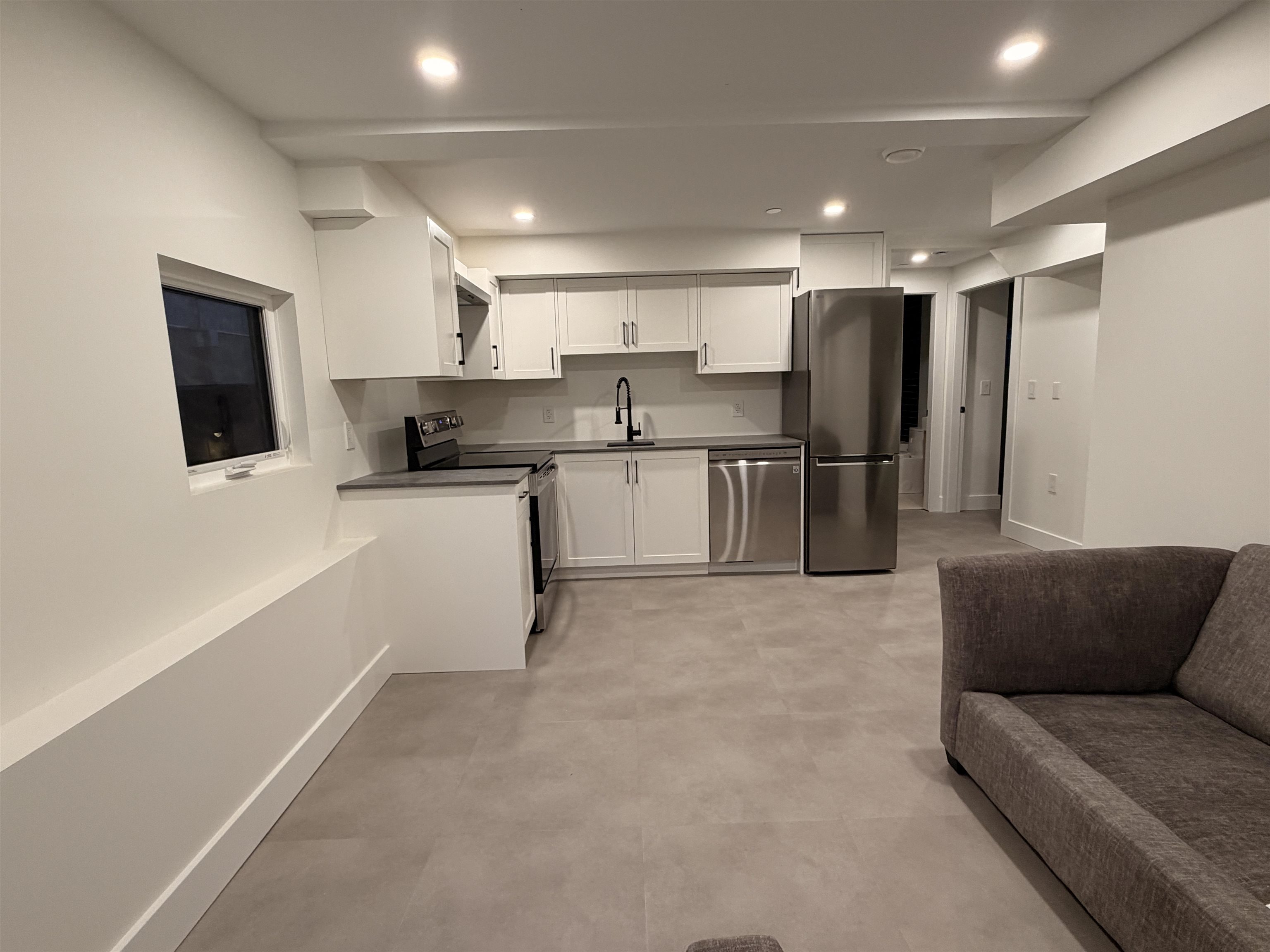 3 2339 PARKER STREET, R3179440, BC,