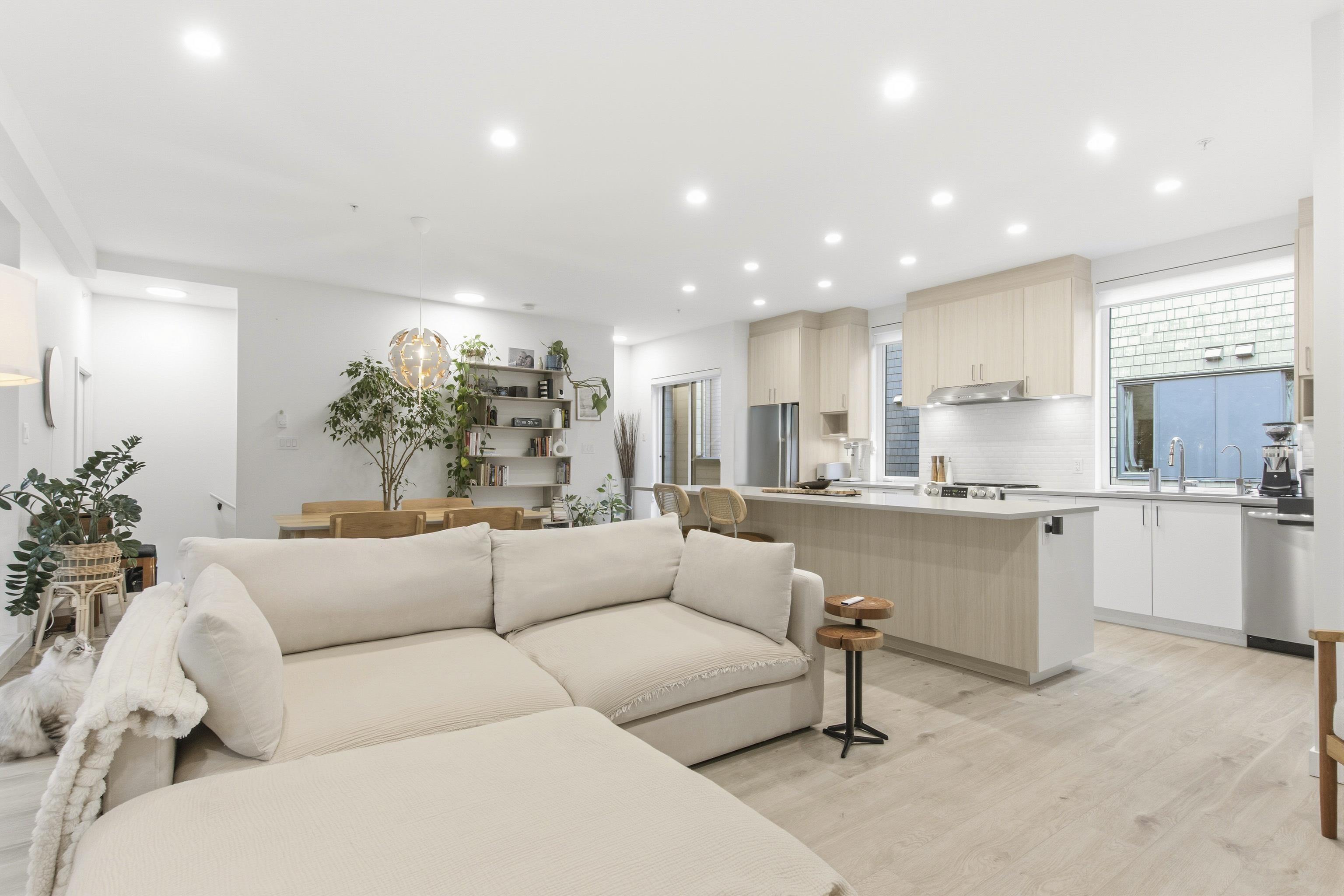 7 1089 WILSON CRESCENT, R3179638, BC,