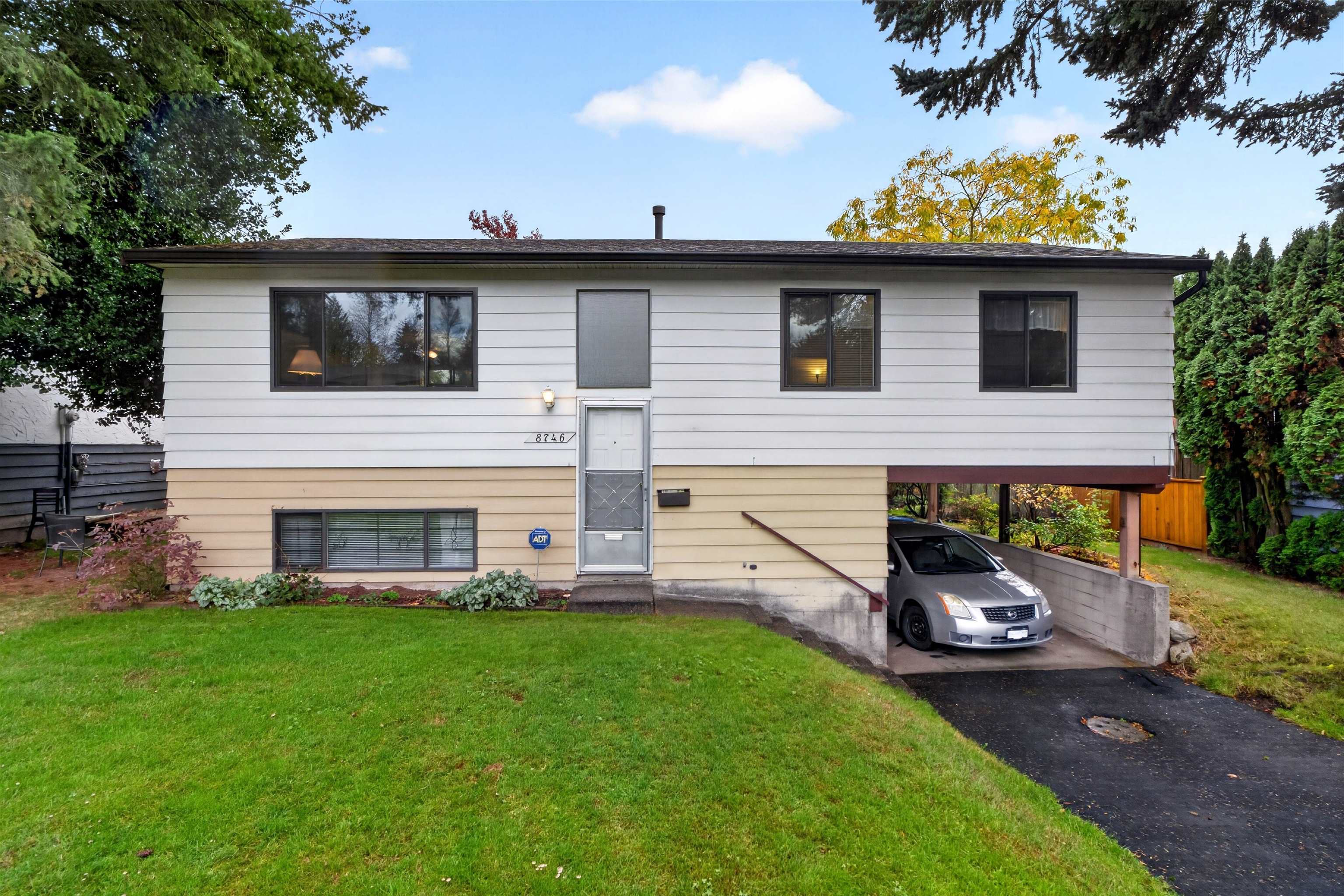 8746 MILTON DRIVE, Surrey BC V3S 5G8, R3179654, BC,