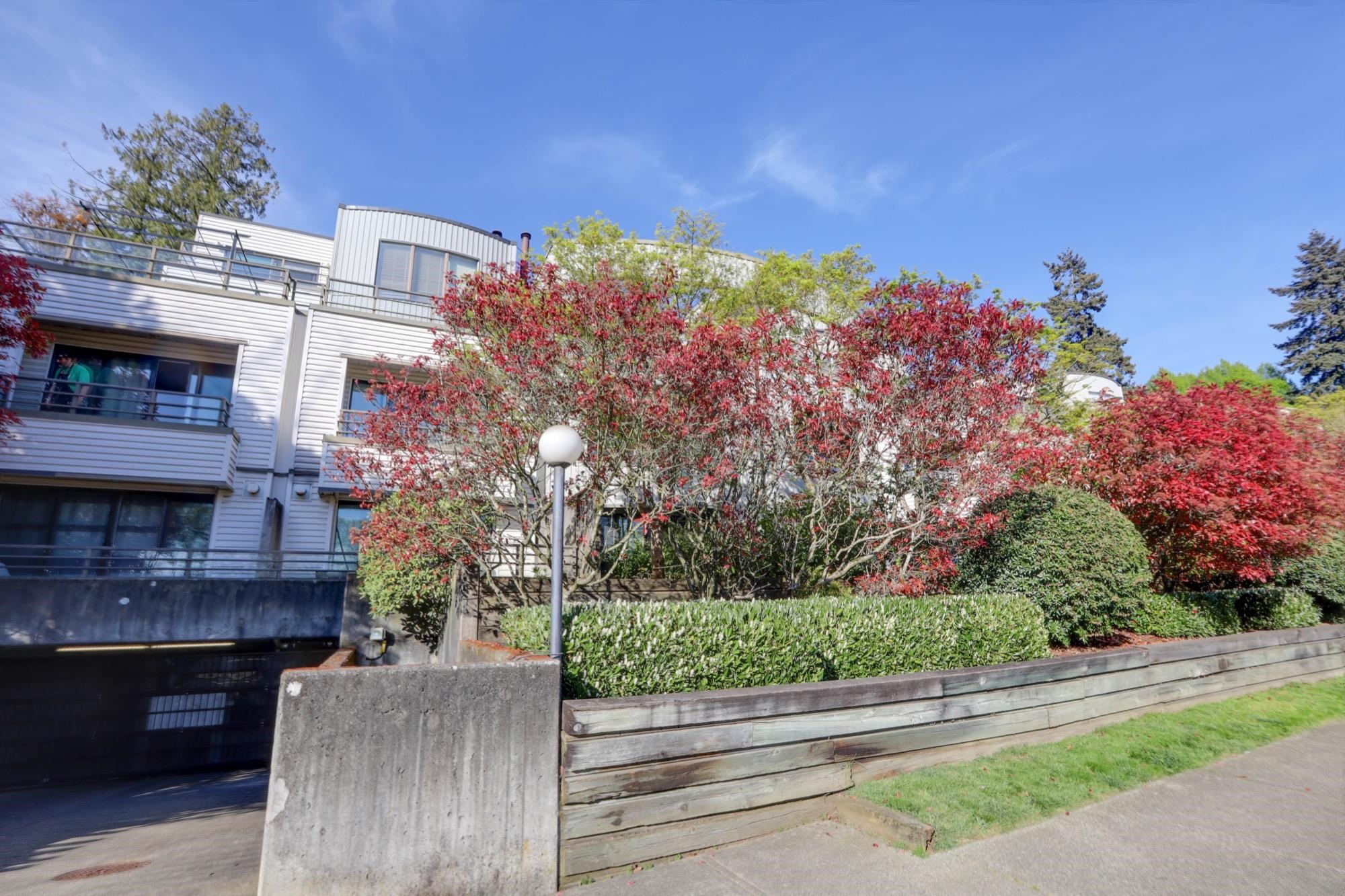 3 2150 MARINE DRIVE, R3180016, BC,