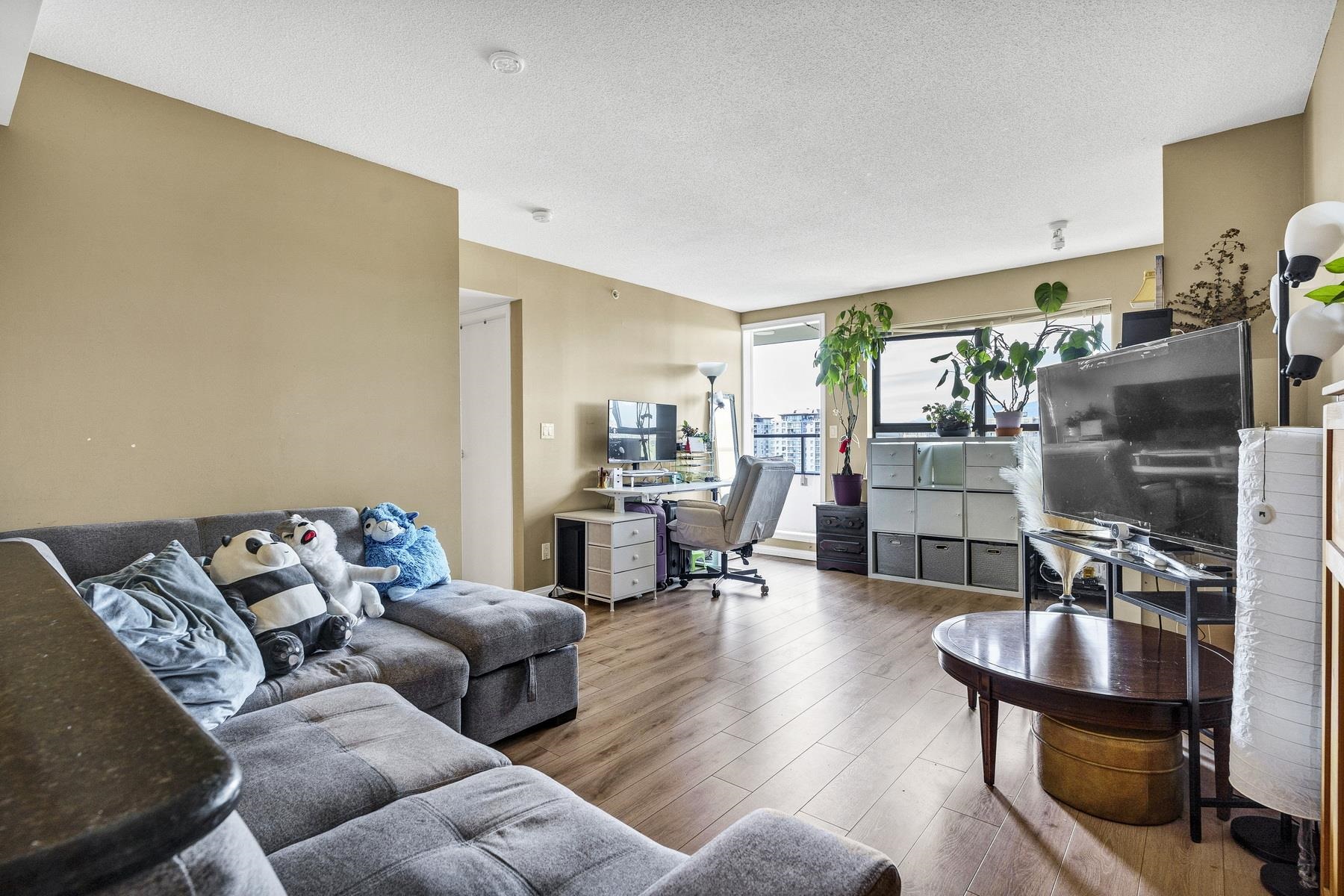 1303 6611 COONEY ROAD, R3180049, BC,