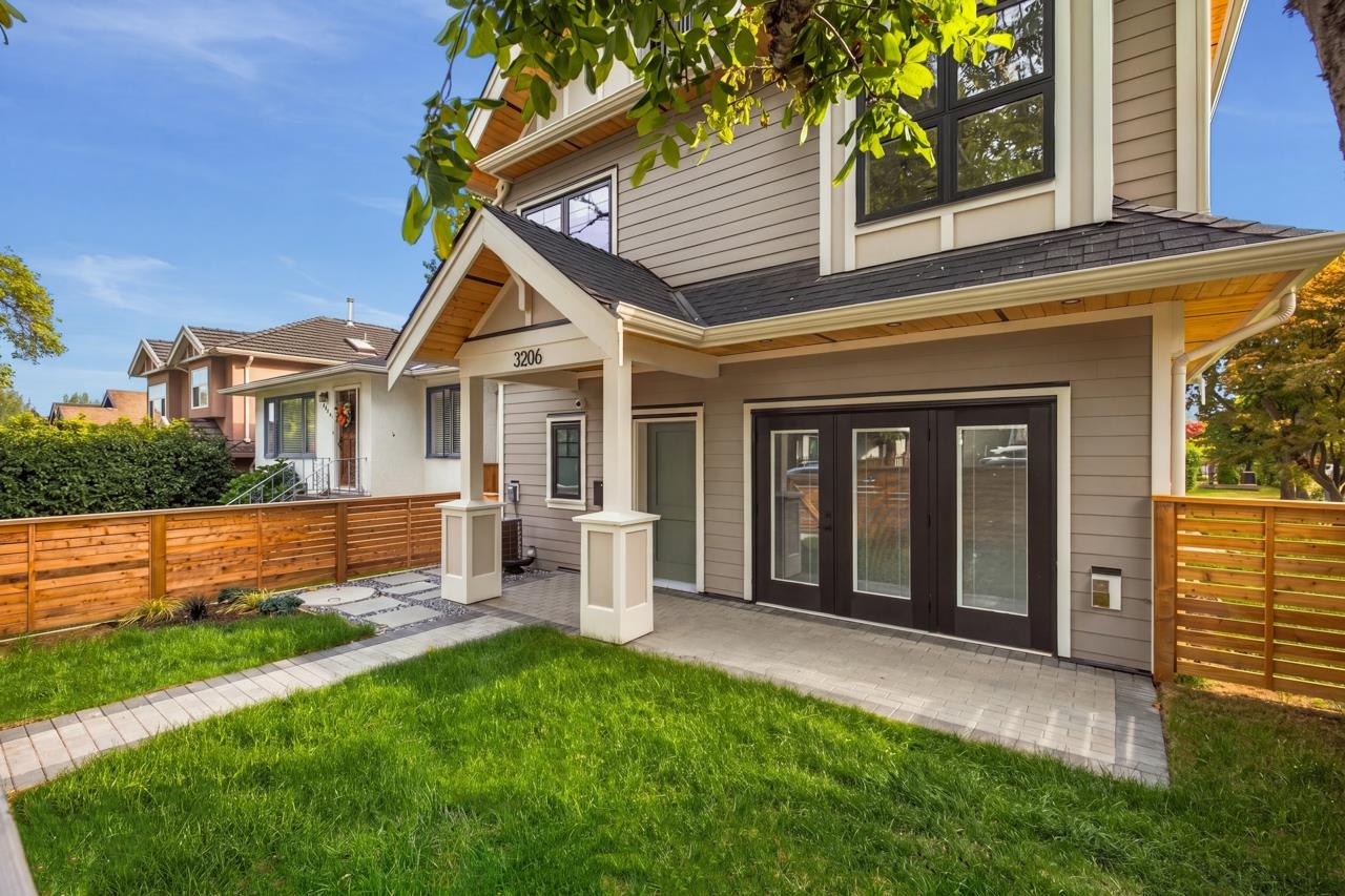 3206 E GEORGIA STREET, Vancouver BC V5K 2L3, R3180052, BC,